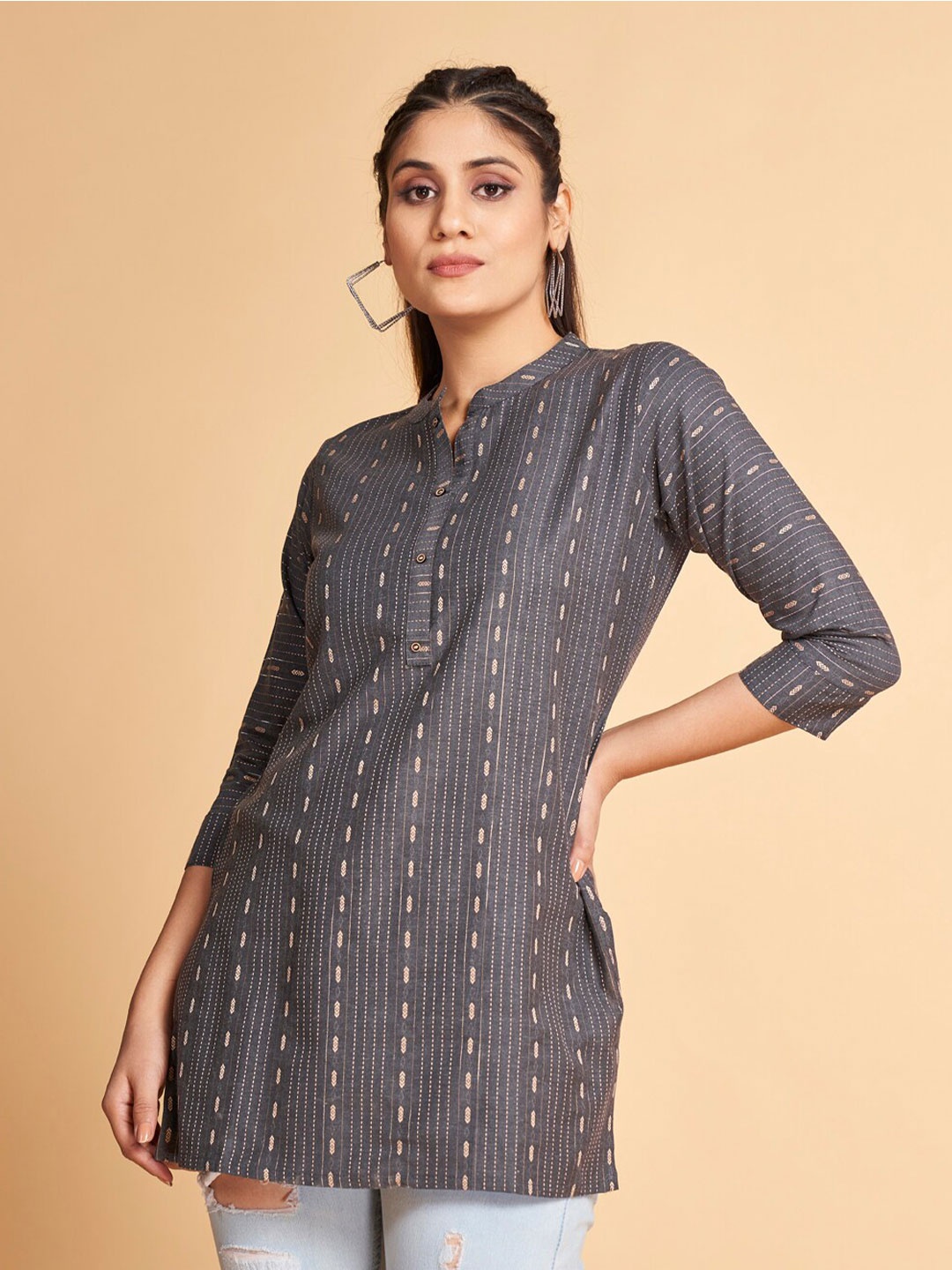 

SHOPGARB Striped Mandarin Collar Kurti, Grey