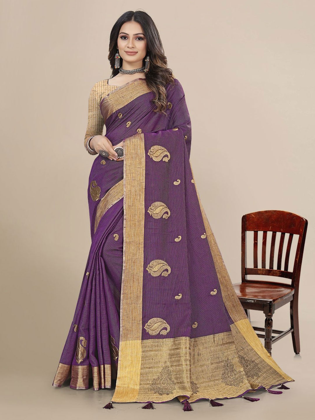 

Mitera Woven Design Zari Pure Linen Saree, Magenta