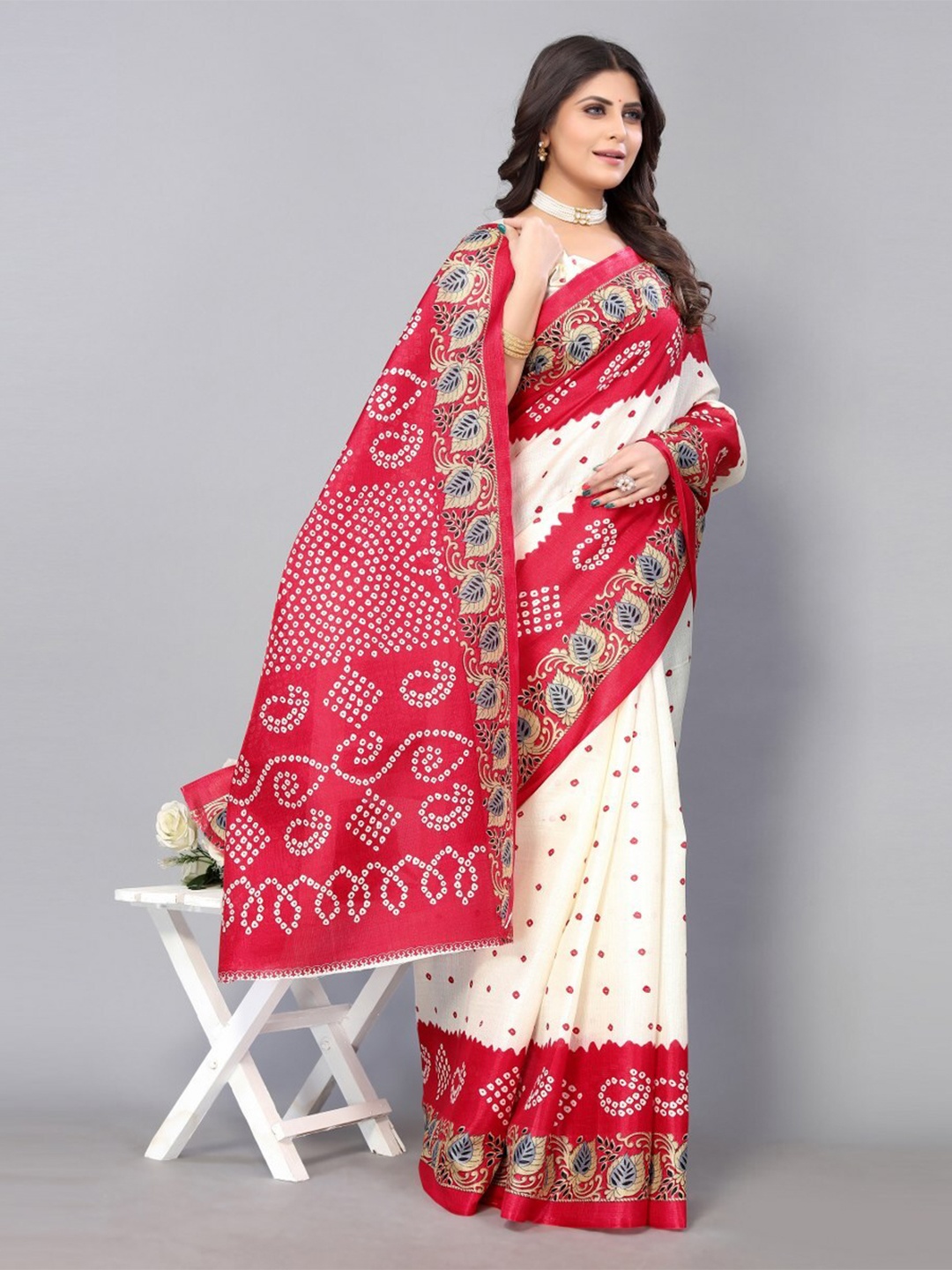 

KALINI White & Red Kalamkari Print Saree