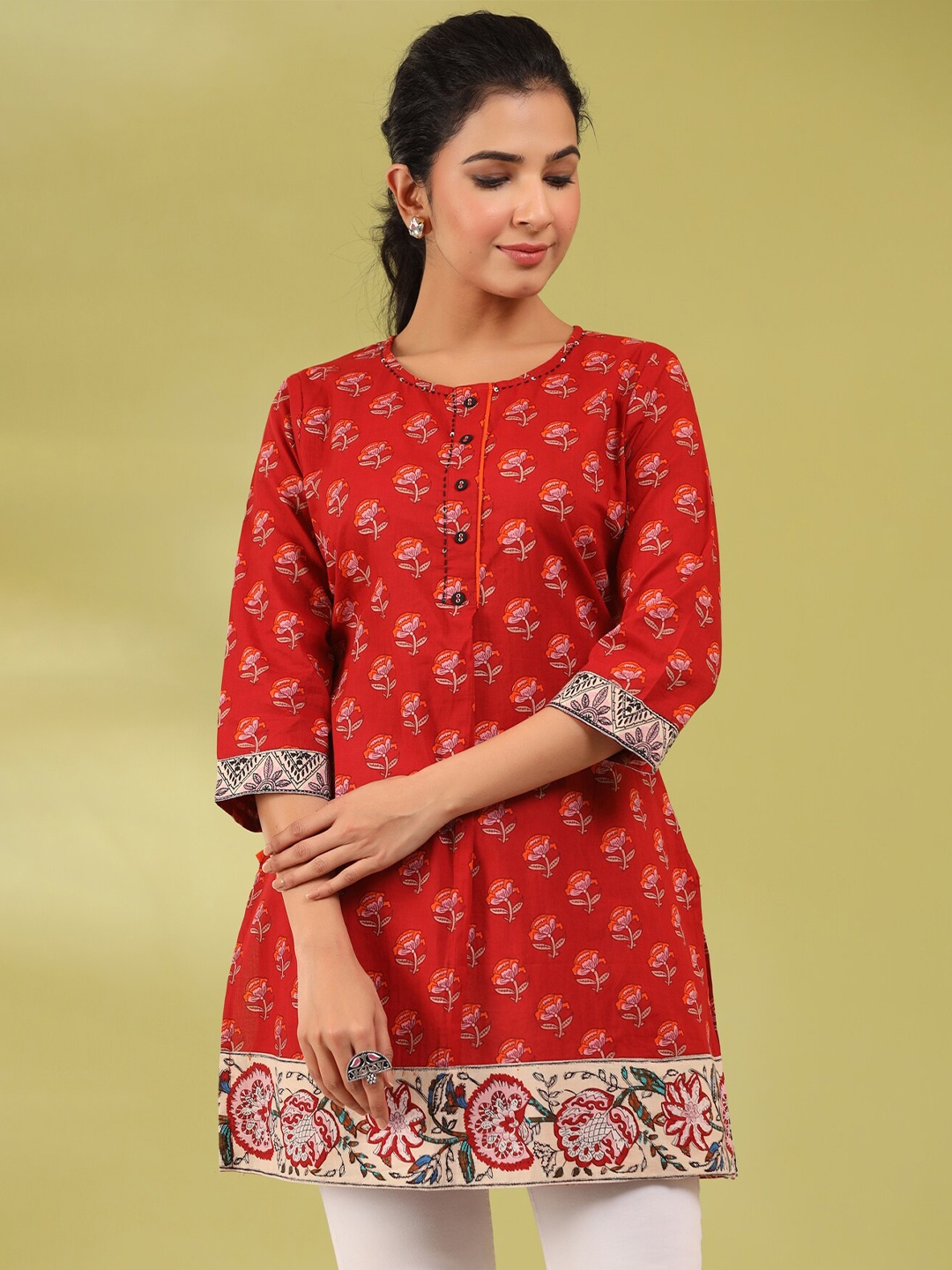 

Rain & Rainbow Floral Printed Sequinned Pure Cotton Sequinned Kurti, Red