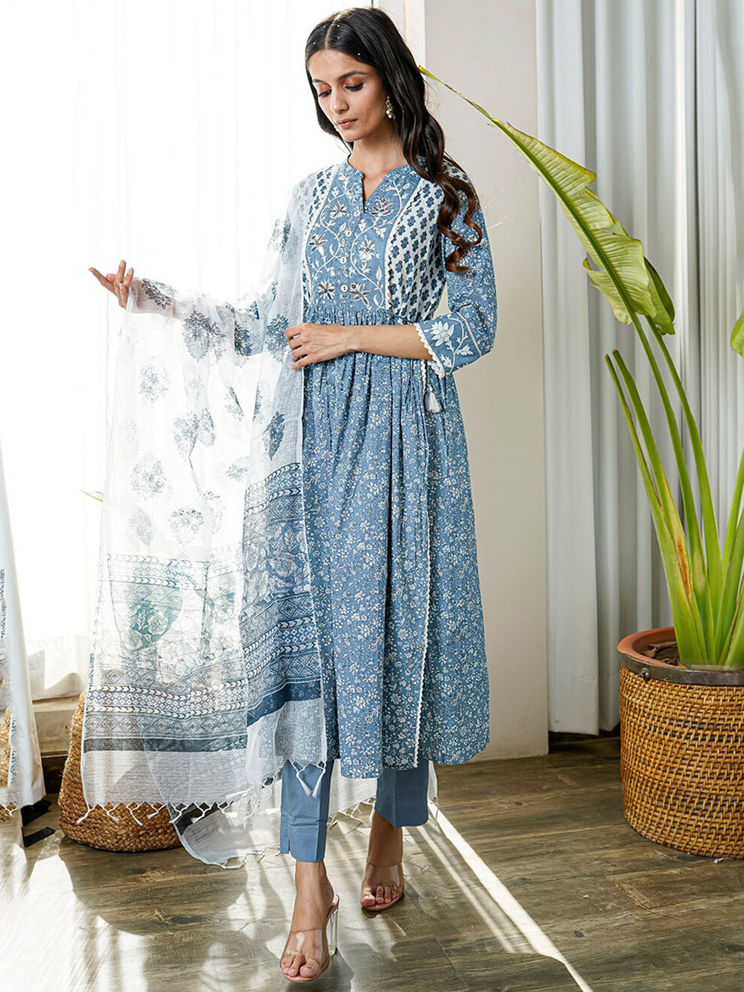 

KAMODINEE Women Floral Printed High Slit Pure Cotton Kurta With Trousers & Dupatta, Blue