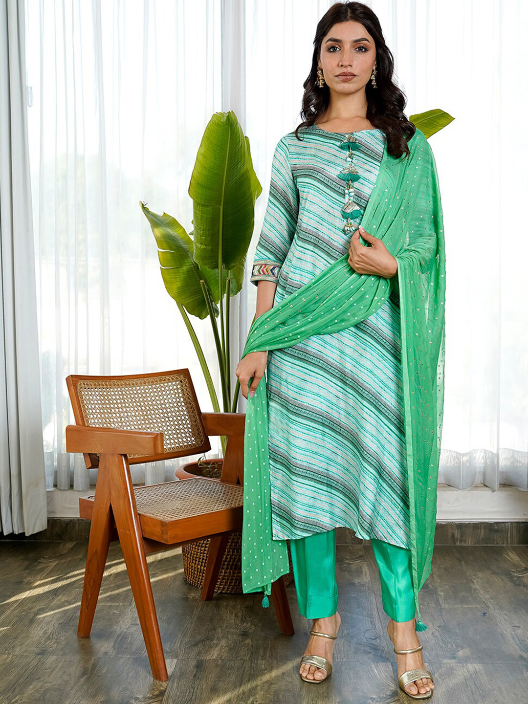 

KAMODINEE Women Striped Kurta With Trousers & Dupatta, Green