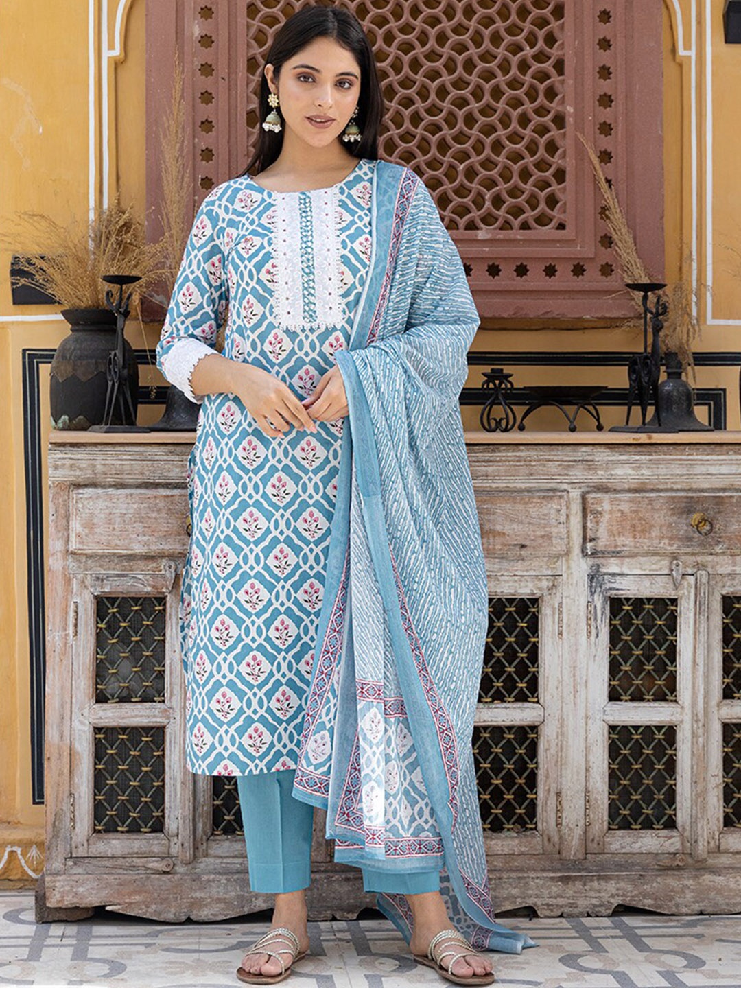 

KAMODINEE Women Blue Floral Printed Patchwork Pure Cotton Kurta with Trousers & With Dupatta