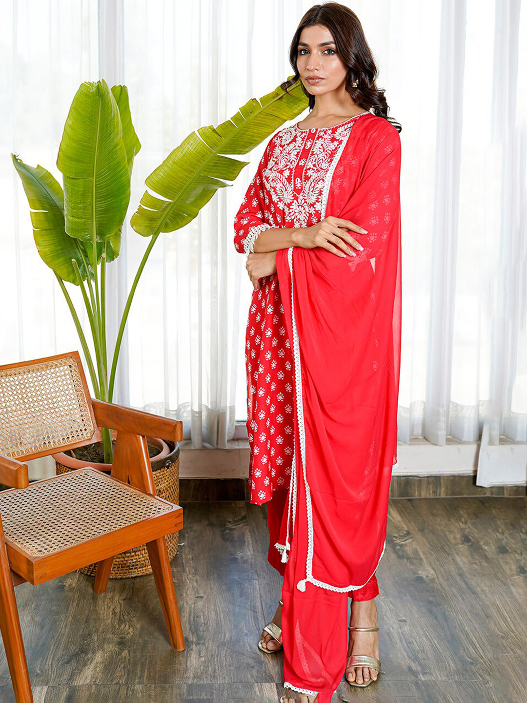 

KAMODINEE Women Red Ethnic Motifs Printed Kurta with Trousers & With Dupatta
