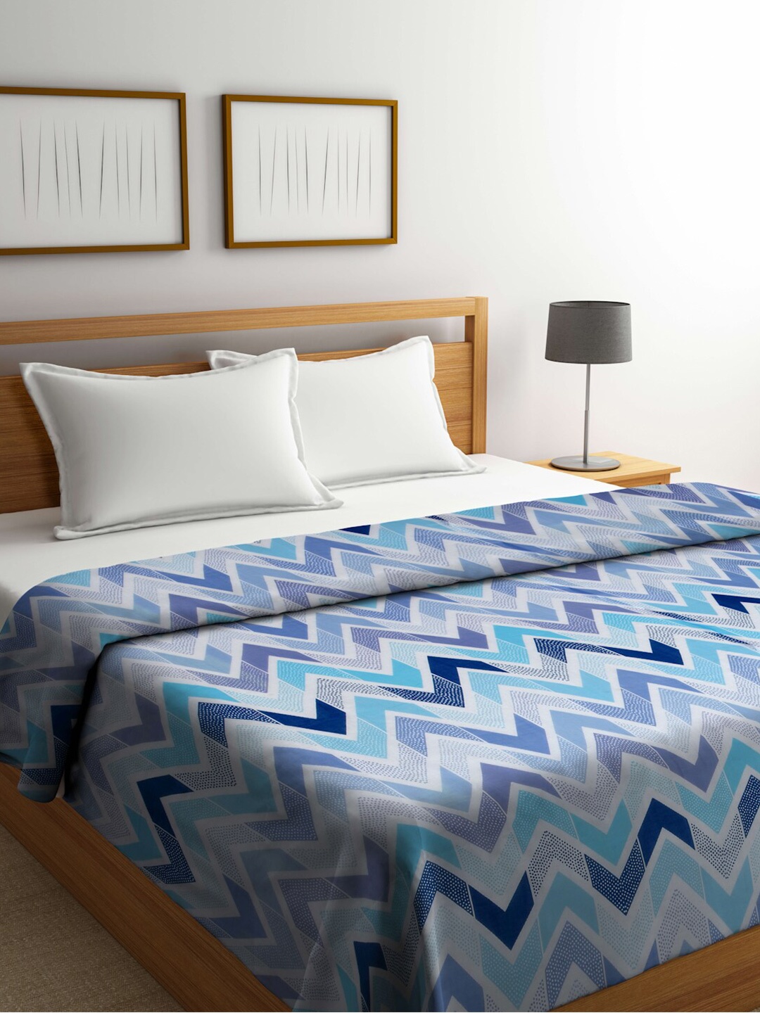 

BOMBAY DYEING Joanna Blue & White Geometric AC Room 120 GSM Double Bed Dohar