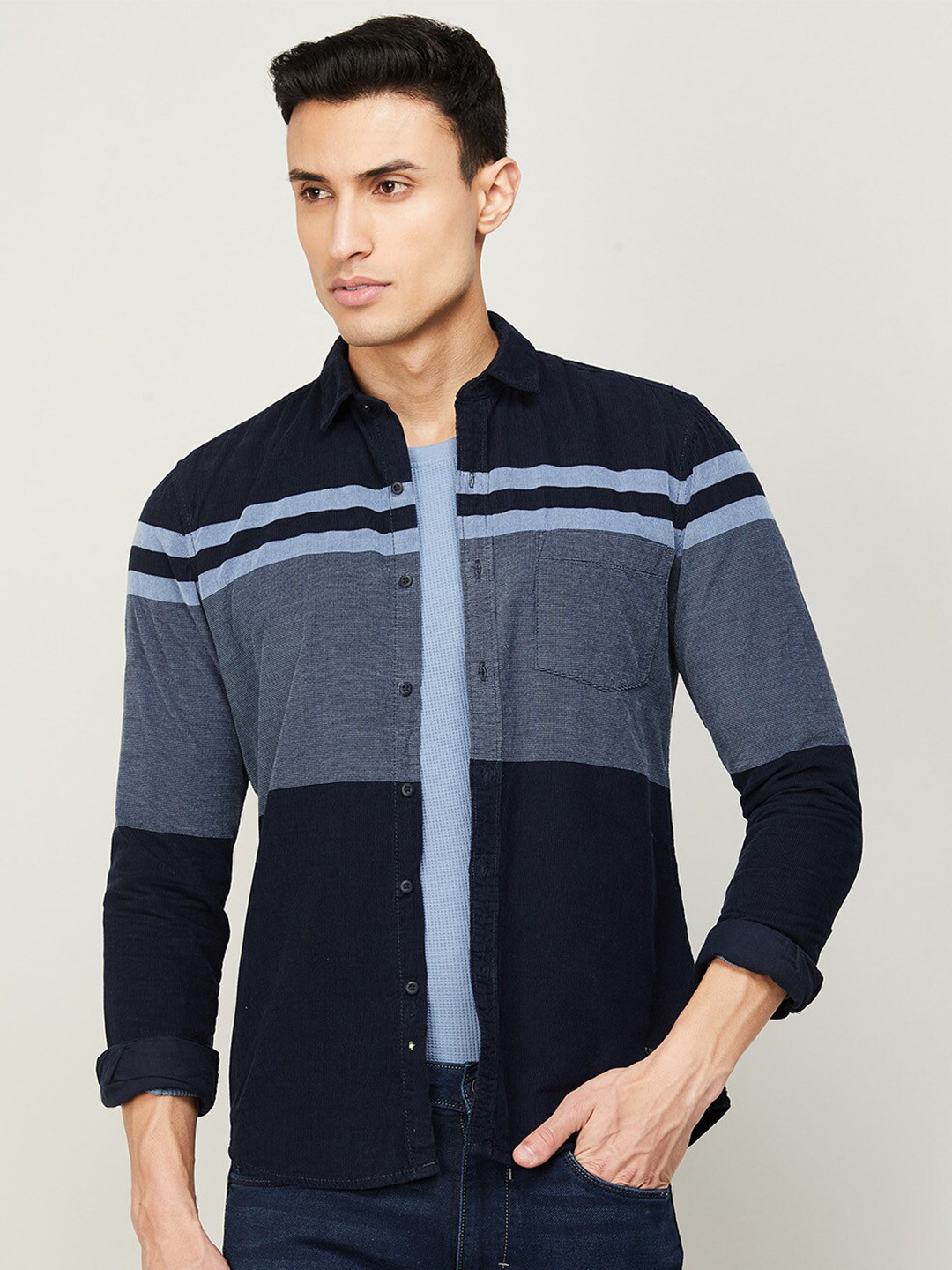 

Bossini Men Colourblocked Cotton Casual Shirt, Navy blue