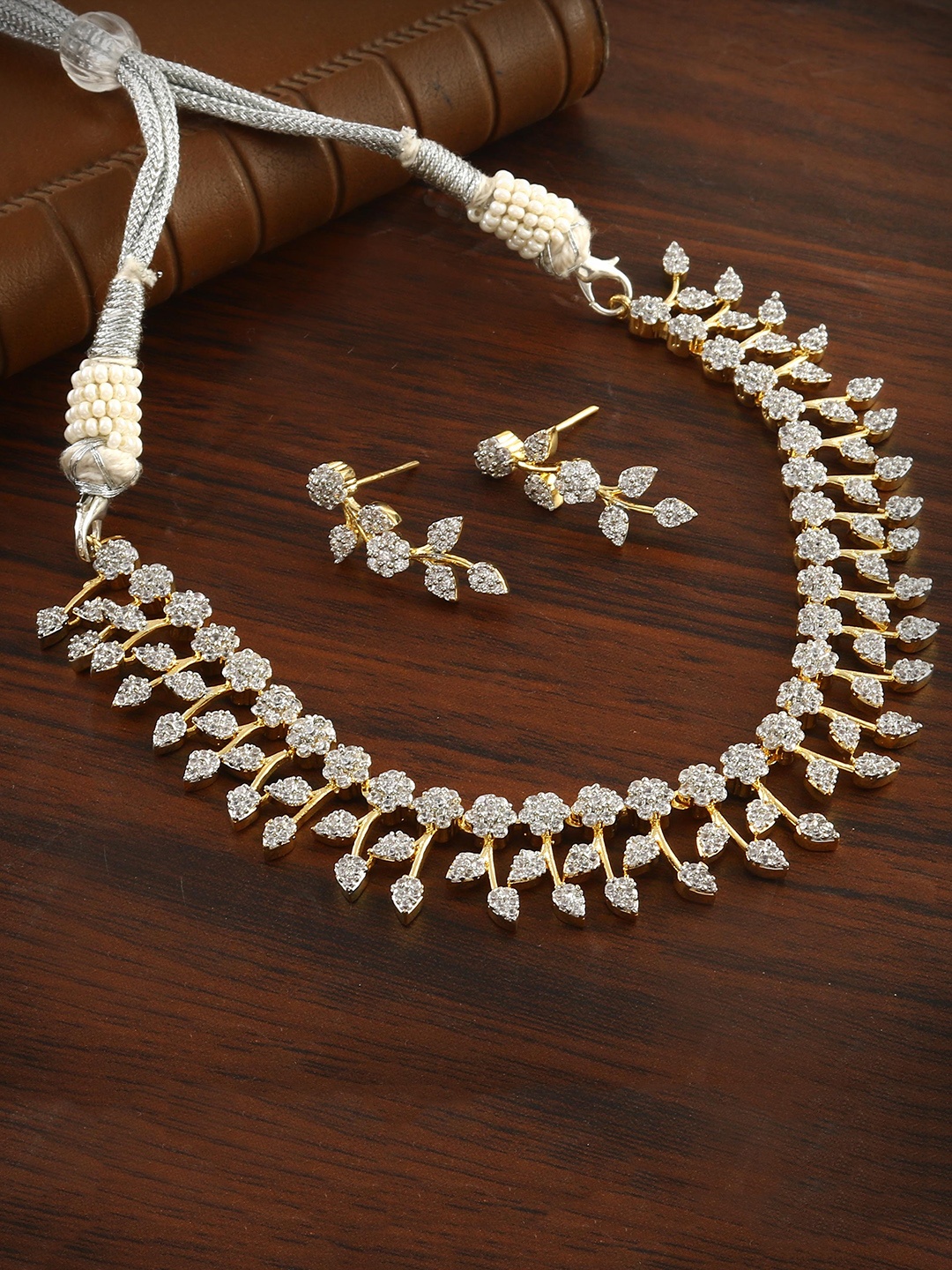 

Jewar Mandi Silver-Plated CZ-Studded Jewellery Set