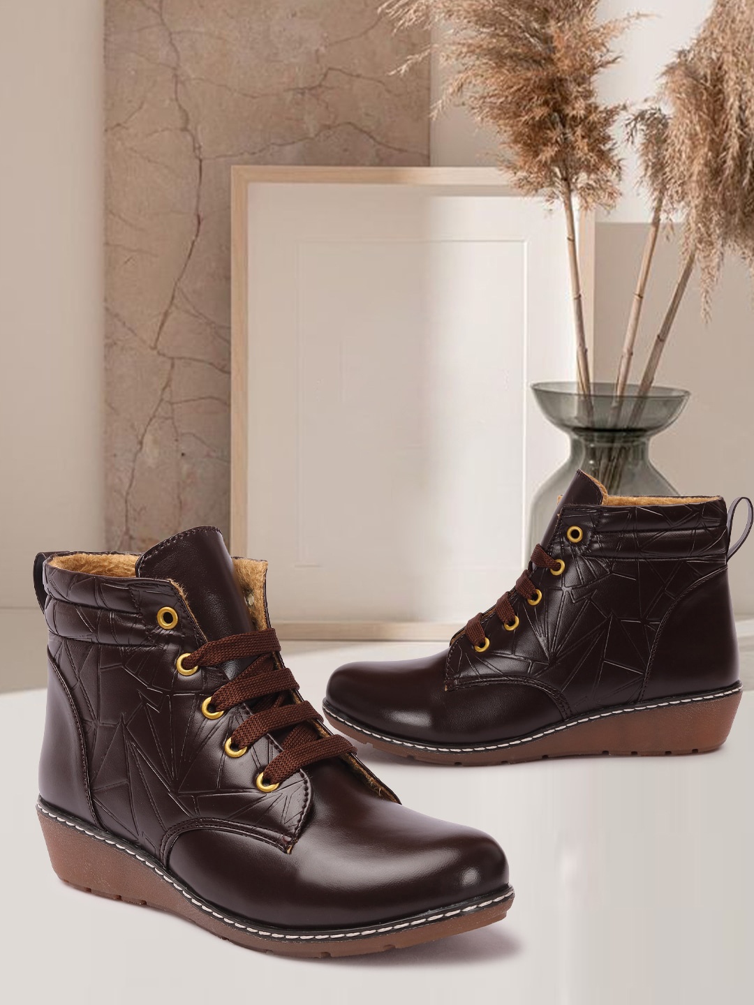 

ICONICS Women Regular Boots, Brown