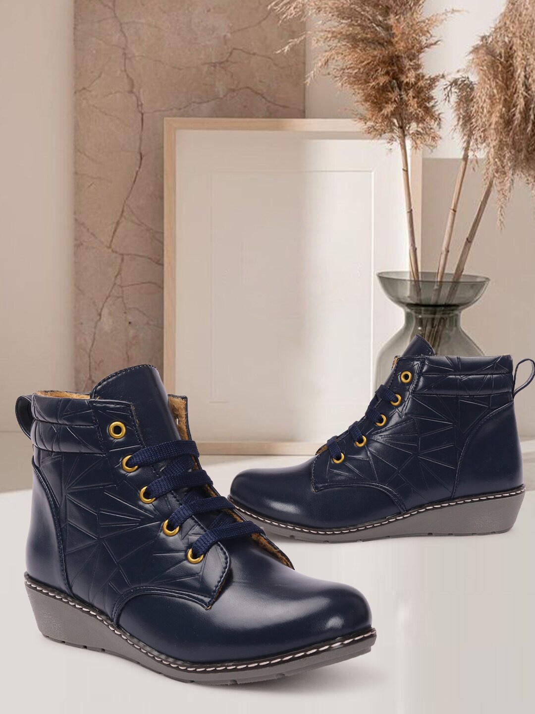 

ICONICS Women Winter Boots, Navy blue