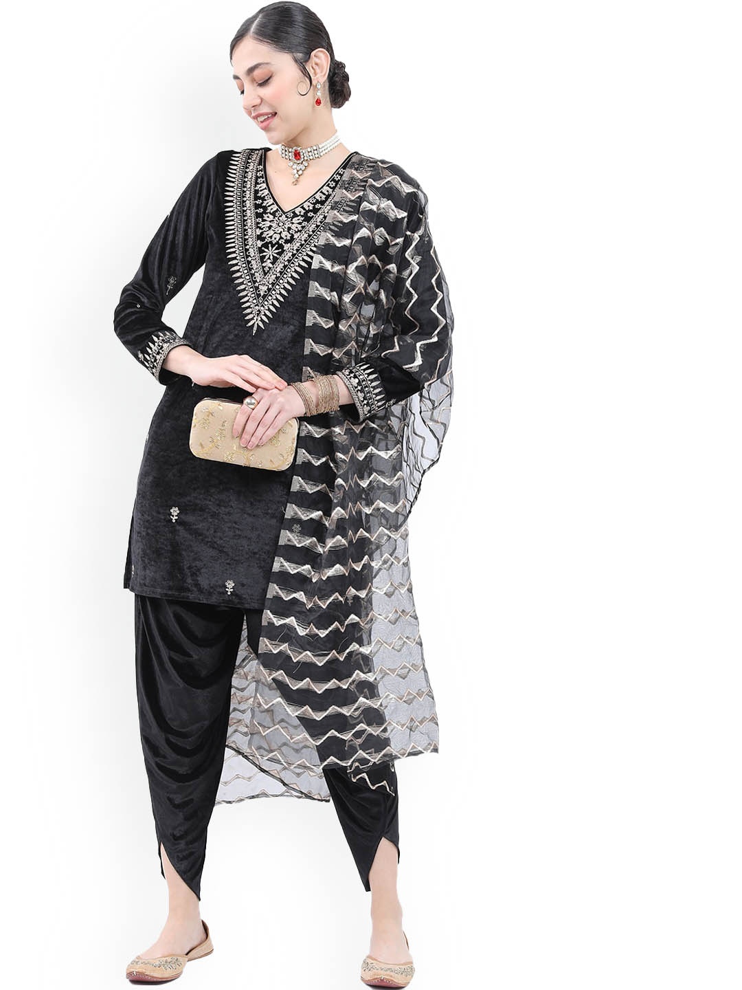 

KETCH Women Floral Embroidered Velvet Kurta with Dhoti Pants & With Dupatta, Black