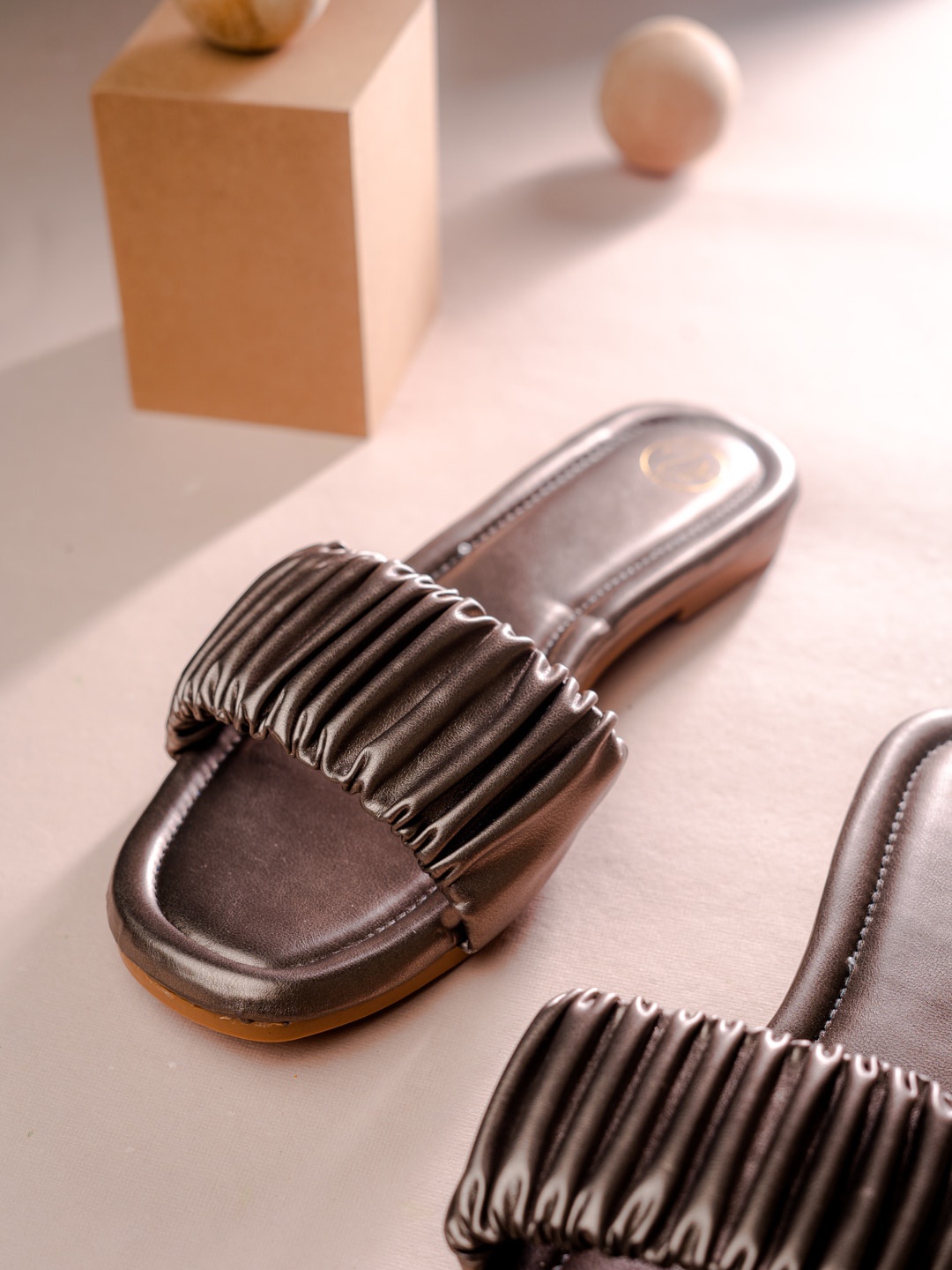 

NR By Nidhi Rathi Women Striped Open Toe Flats, Metallic