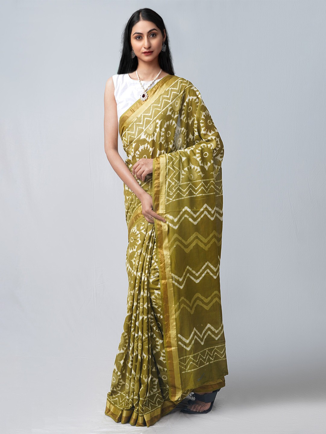 

Unnati Silks Ethnic Motifs Block Print Pure Cotton Zari Saree, Green