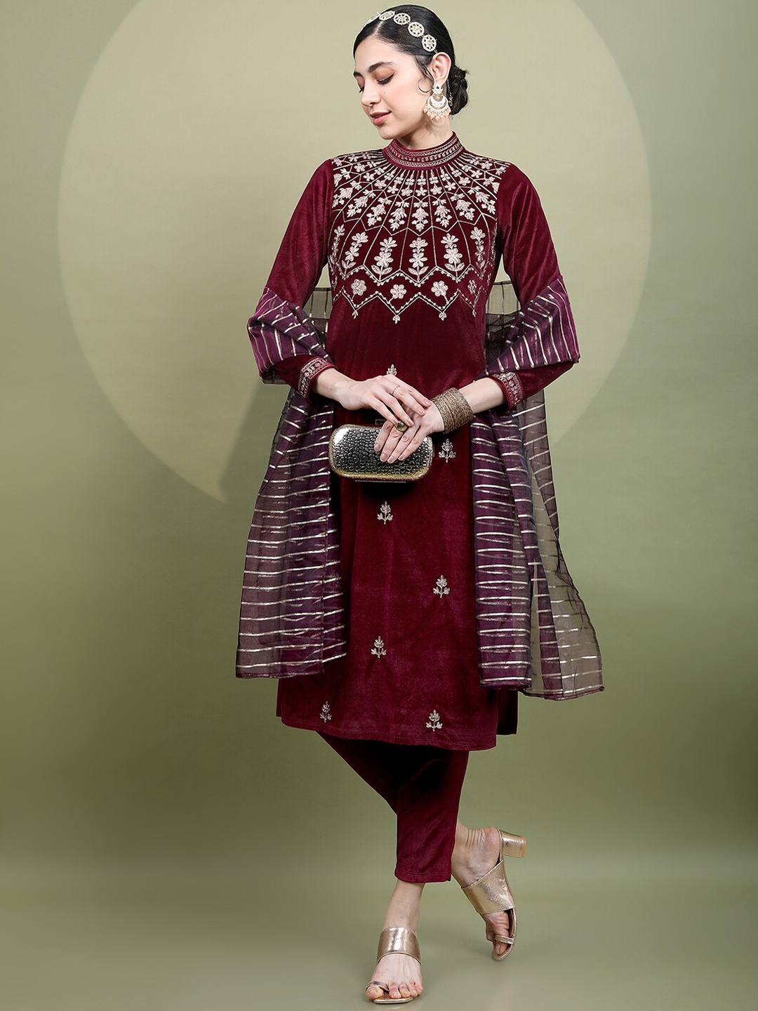 

Vishudh Women Floral Embroidered Knitted Velvet Kurta with Trousers & With Dupatta, Magenta