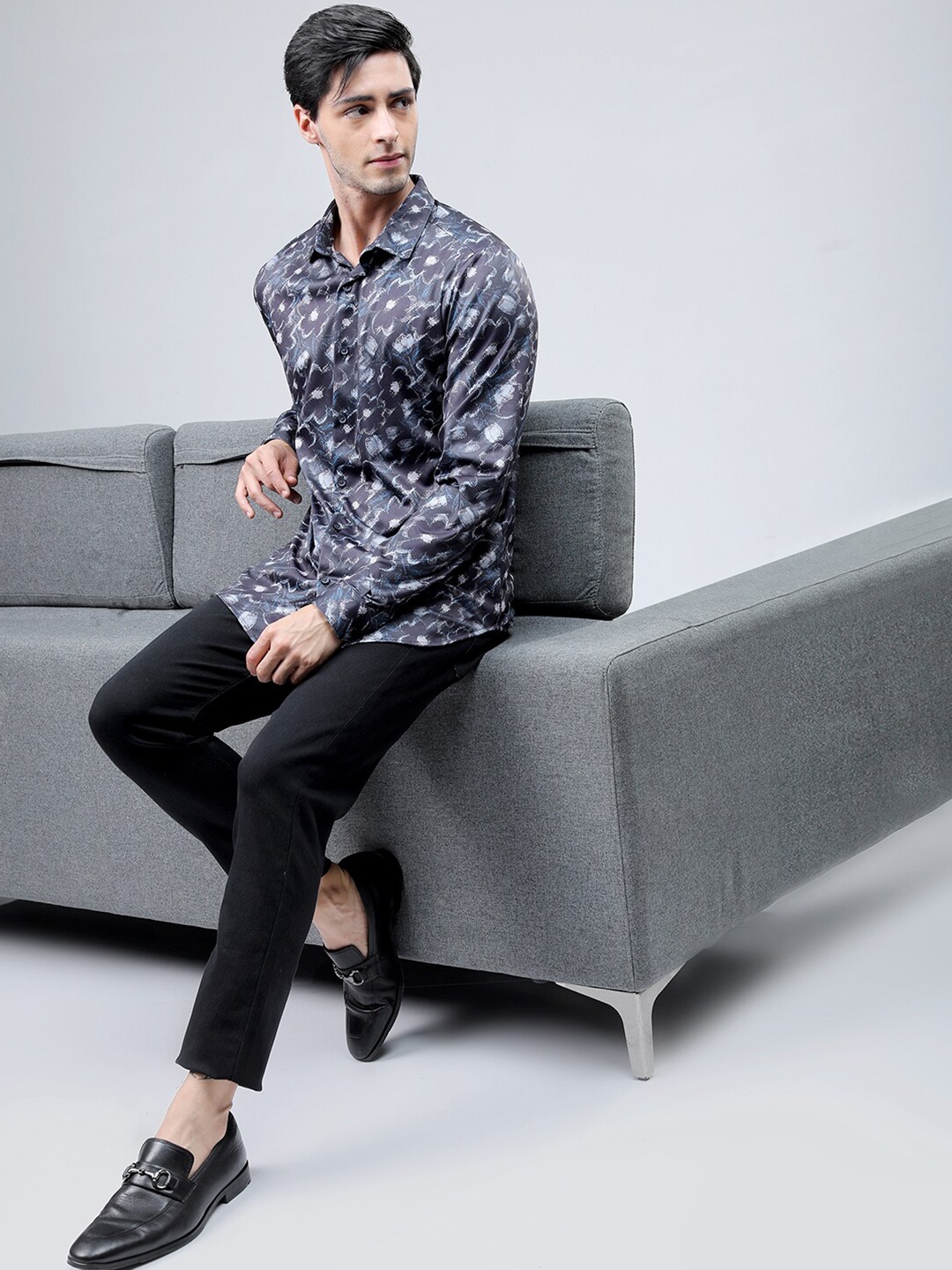 

HIGHLANDER Men Floral Printed Knitted Party Wear Casual Shirt, Navy blue