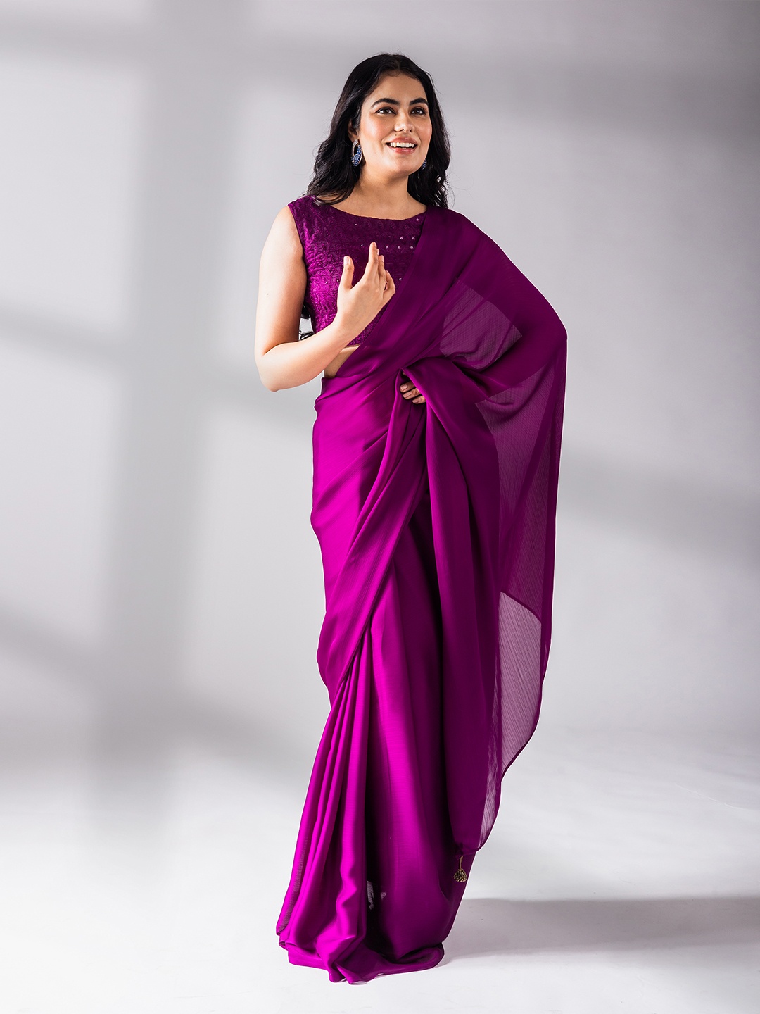 

Swtantra Saree With Embroidered Blouse Fabric, Purple