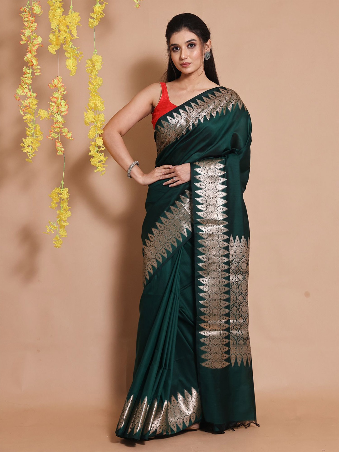 

Charukriti Zari Pure Silk Saree, Green