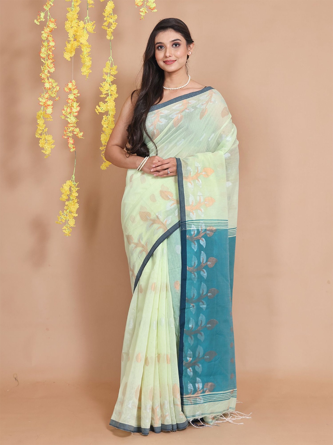 

Charukriti Woven Design Zari Pure Cotton Saree, Green