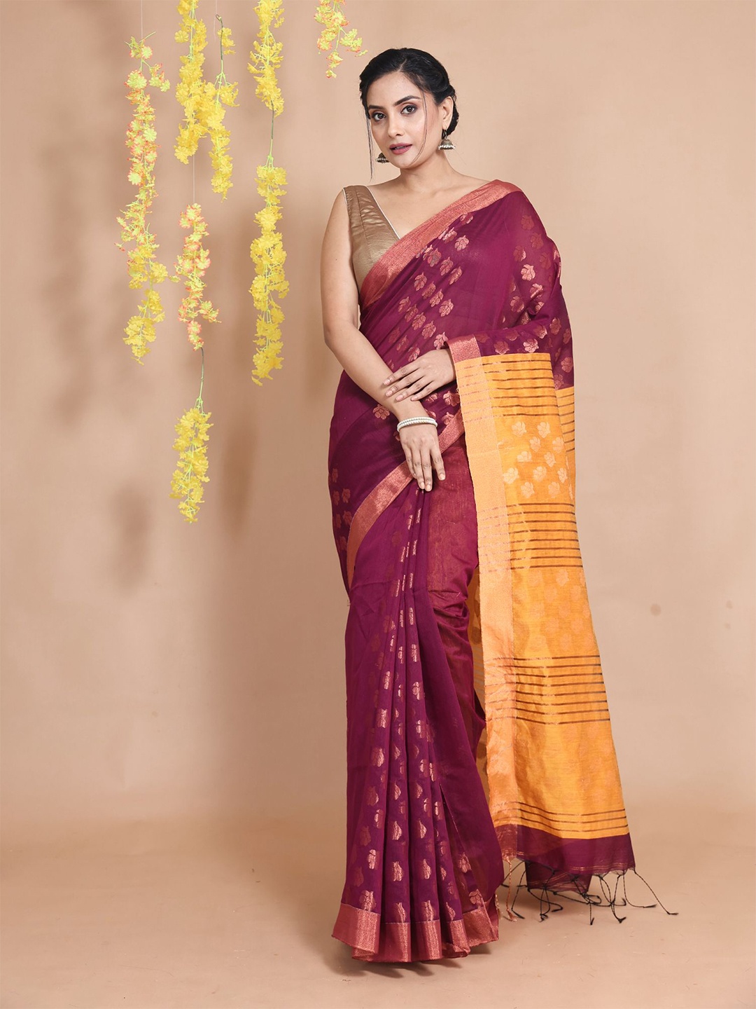 

Charukriti Woven Design Zari Saree, Magenta