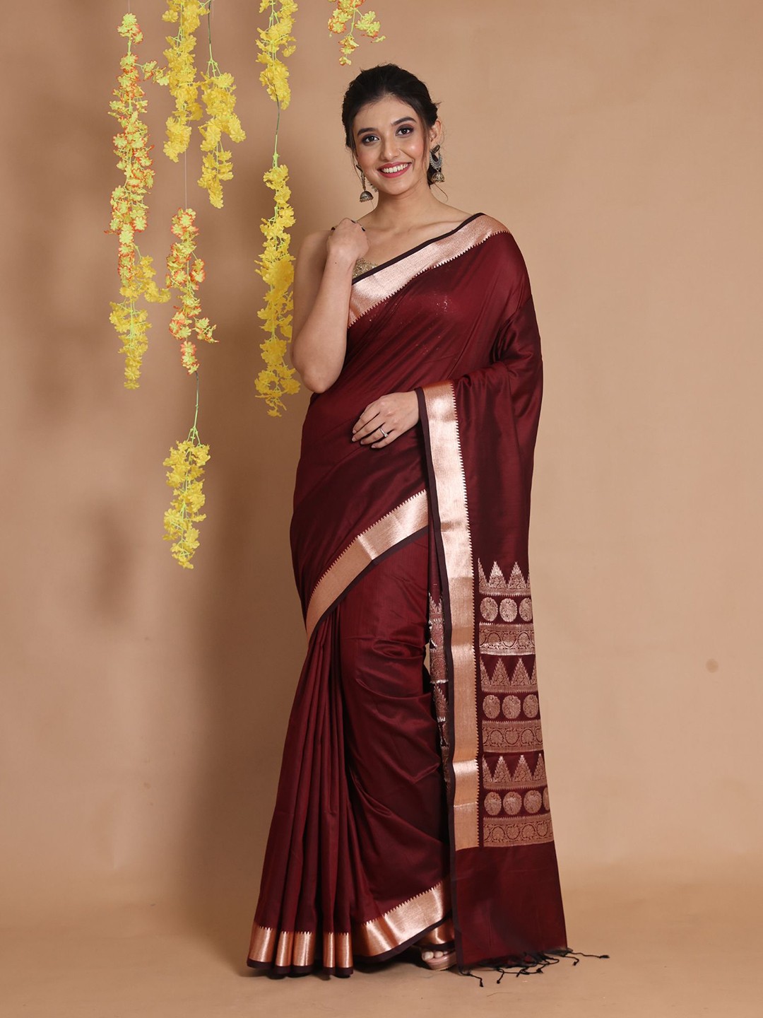 

Charukriti Zari Pure Silk Saree, Maroon