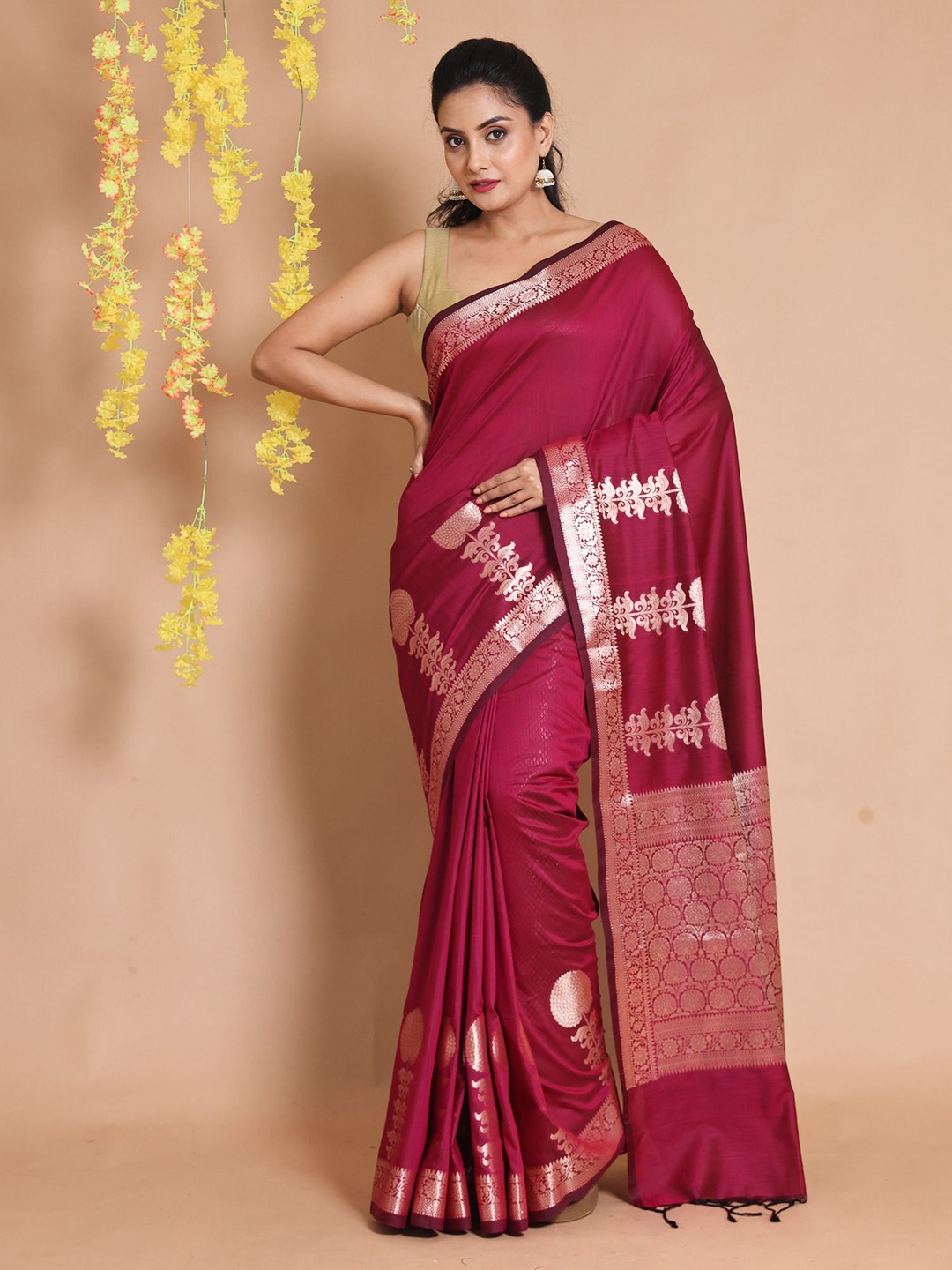 

Charukriti Woven Design Zari Pure Silk Saree, Magenta