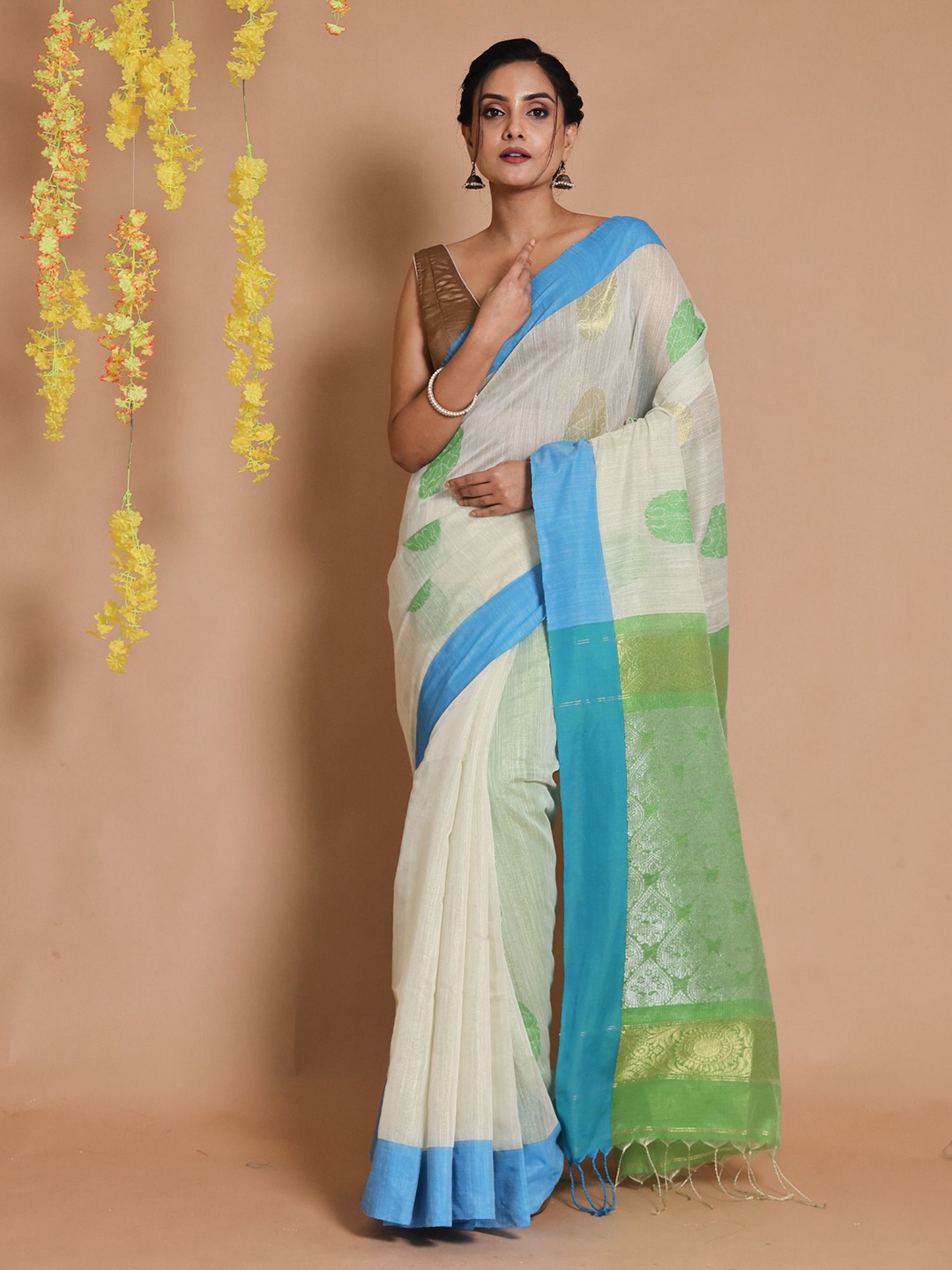 

Charukriti Woven Design Zari Tissue Saree, Off white