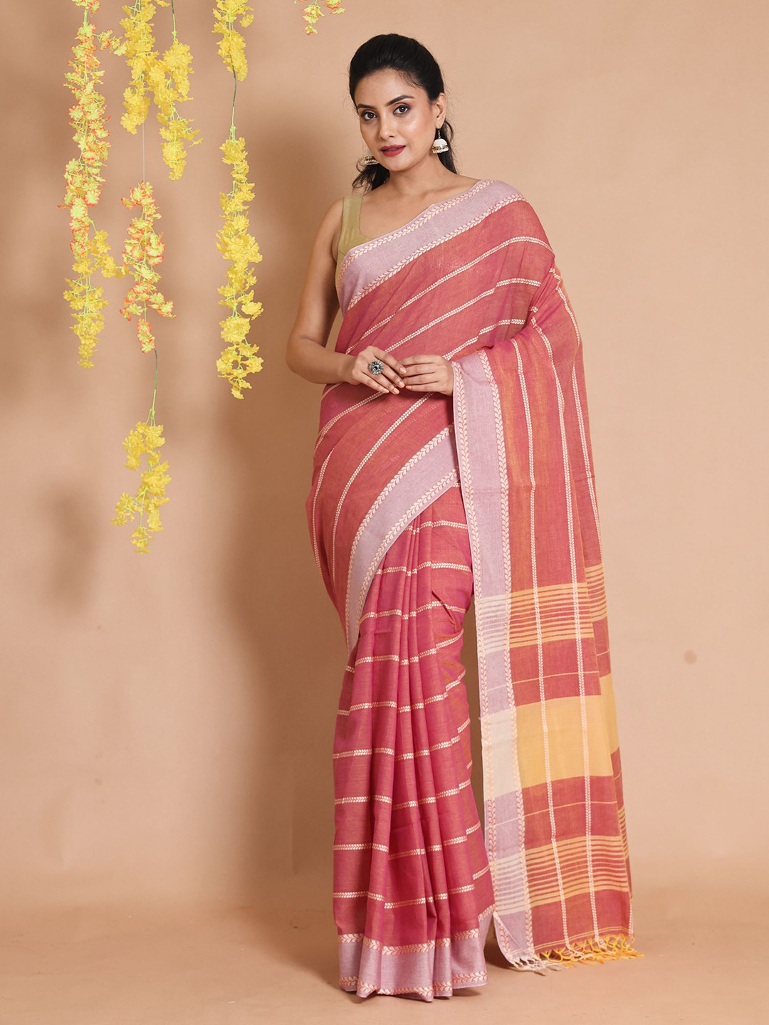 

Charukriti Woven Design Pure Cotton Saree, Pink