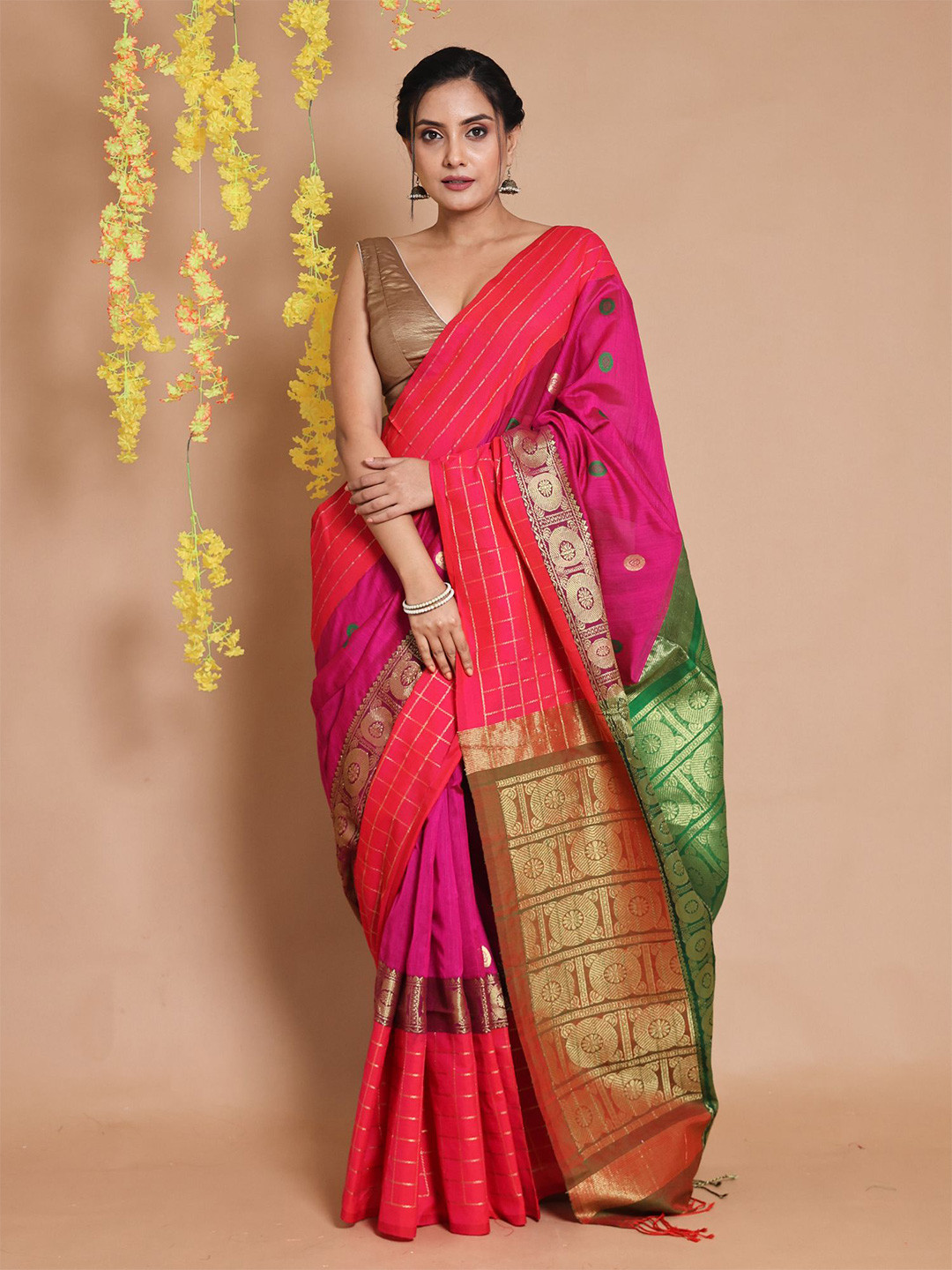 

Charukriti Woven Design Zari Saree, Fuchsia