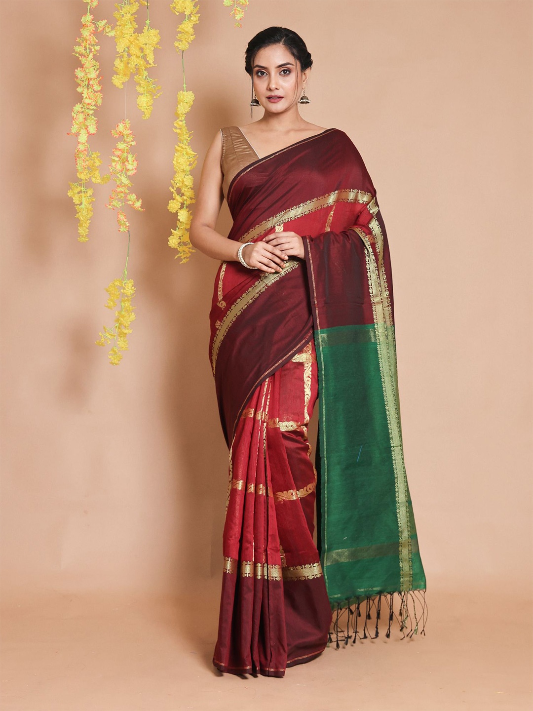 

Charukriti Woven Design Zari Saree, Maroon