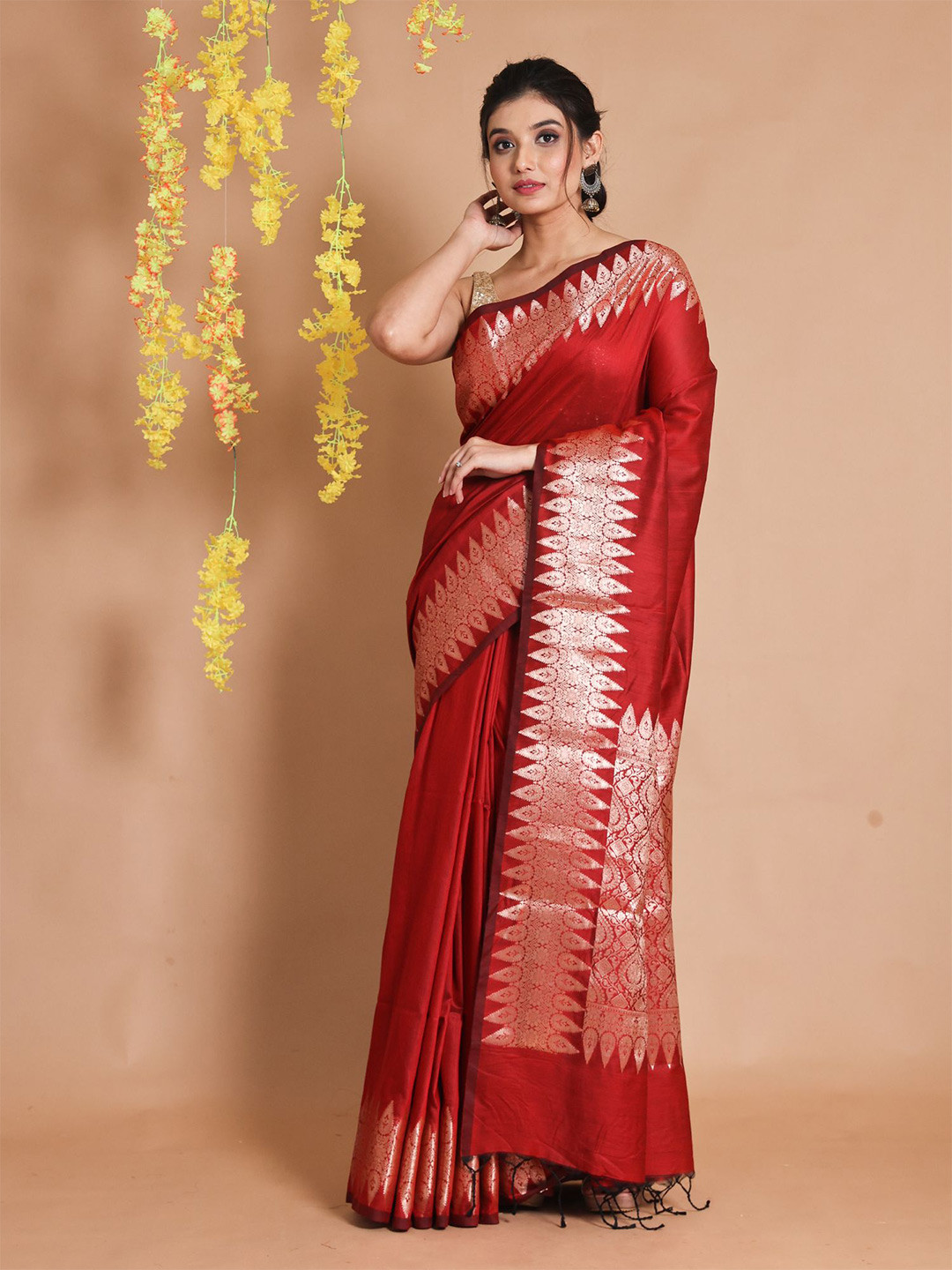

Charukriti Woven Design Zari Pure Silk Saree, Red