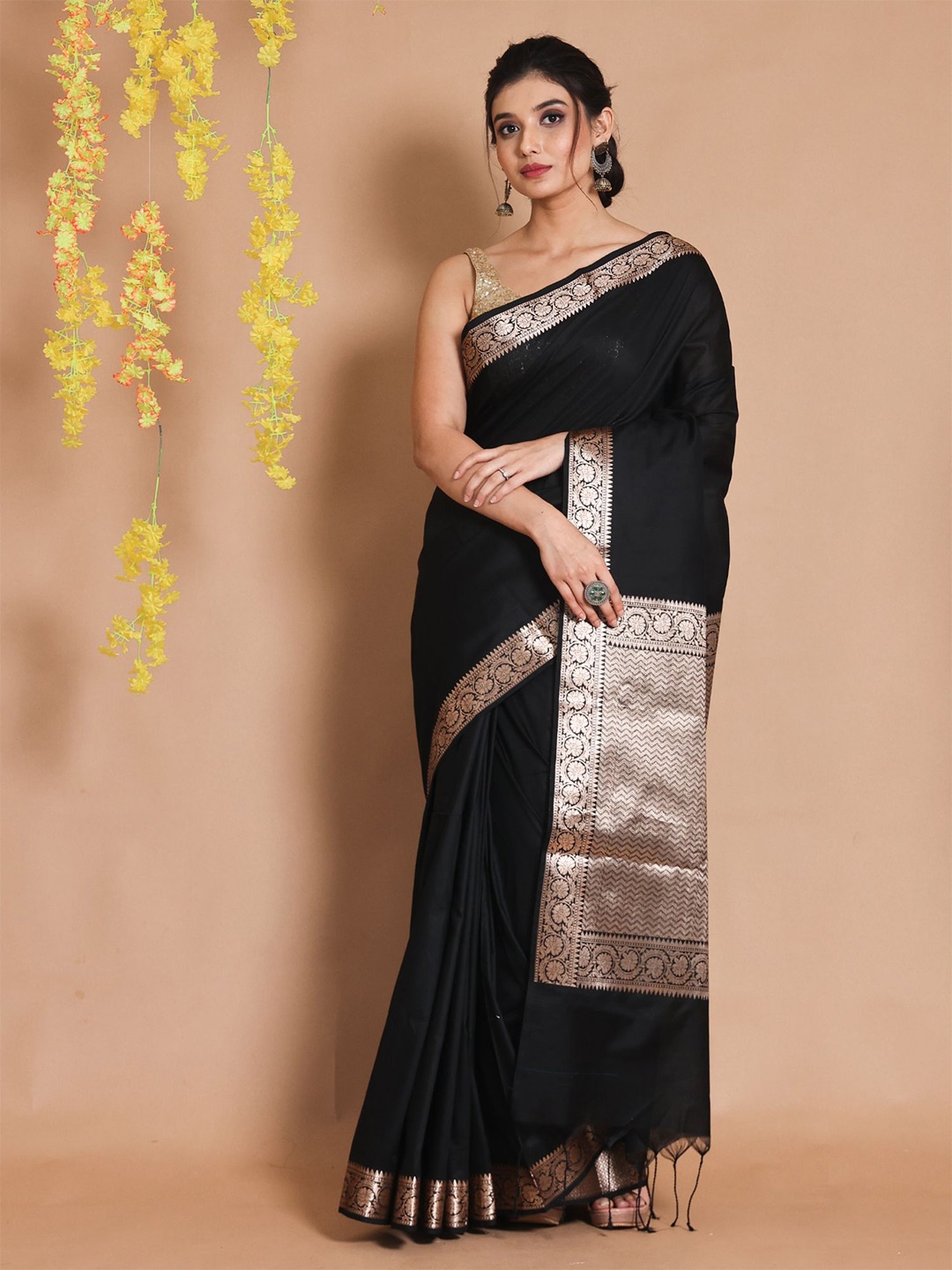 

Charukriti Zari Pure Silk Saree, Black