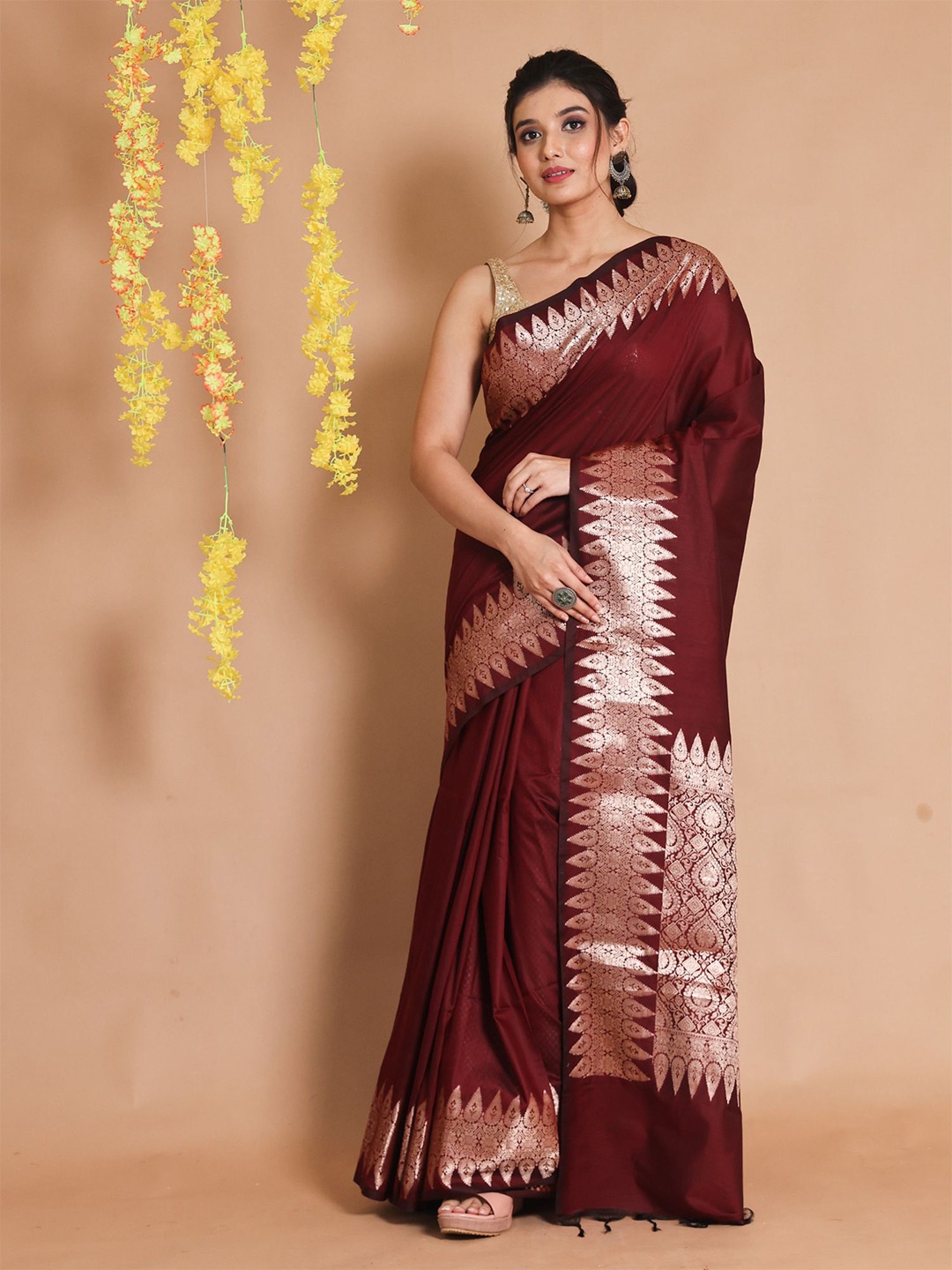 

Charukriti Zari Pure Silk Saree, Maroon