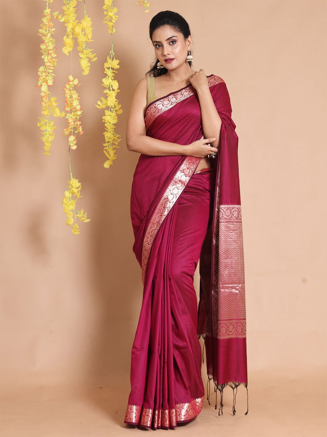 

Charukriti Zari Pure Silk Saree, Magenta