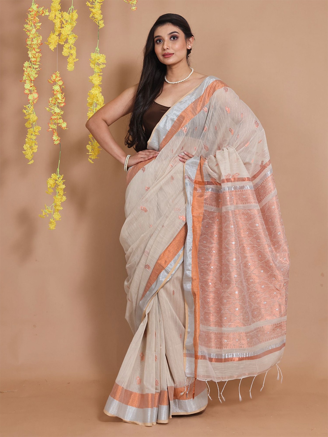 

Charukriti Woven Design Zari Pure Cotton Saree, Beige