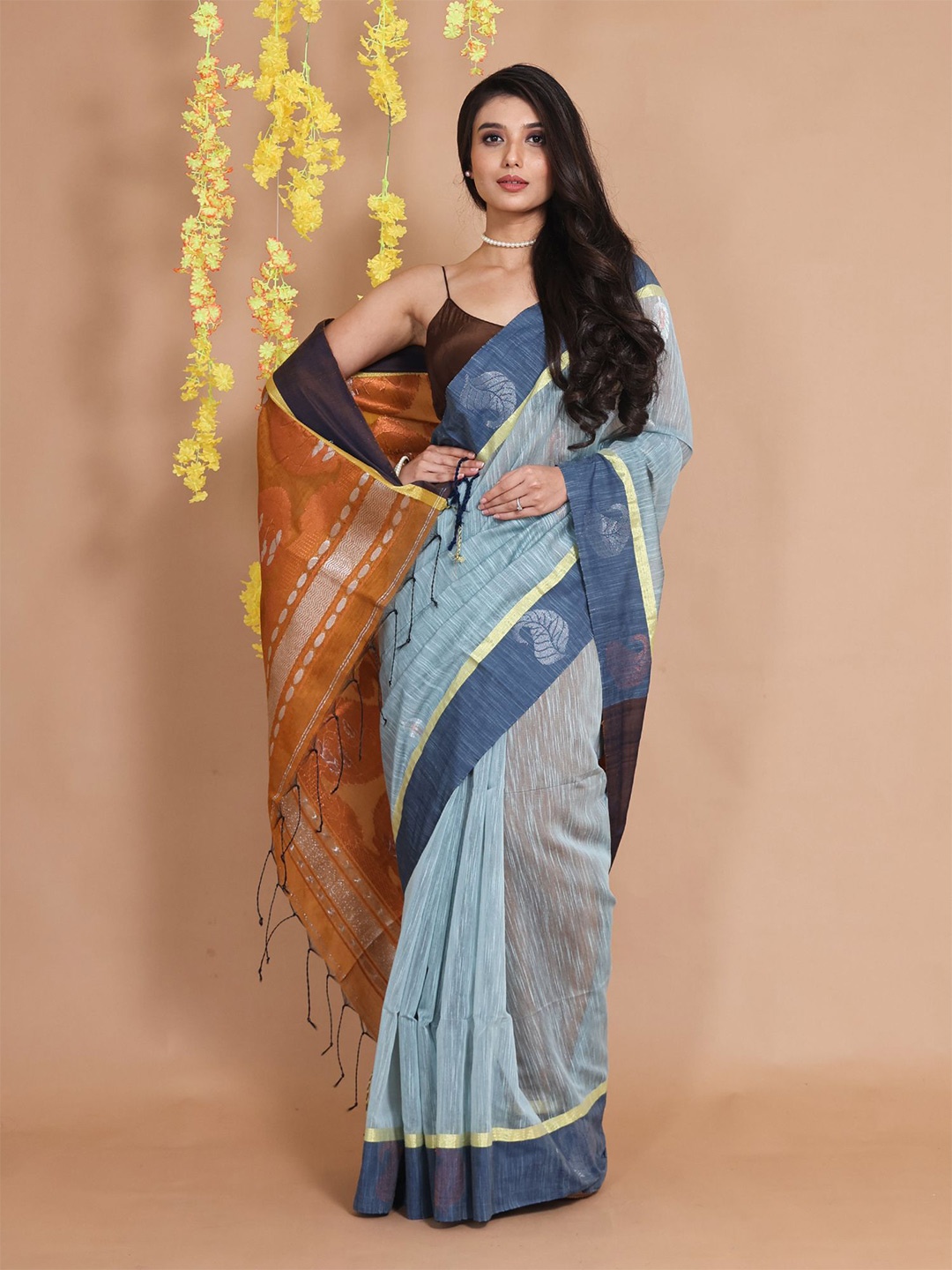 

Charukriti Woven Design Zari Pure Cotton Saree, Grey