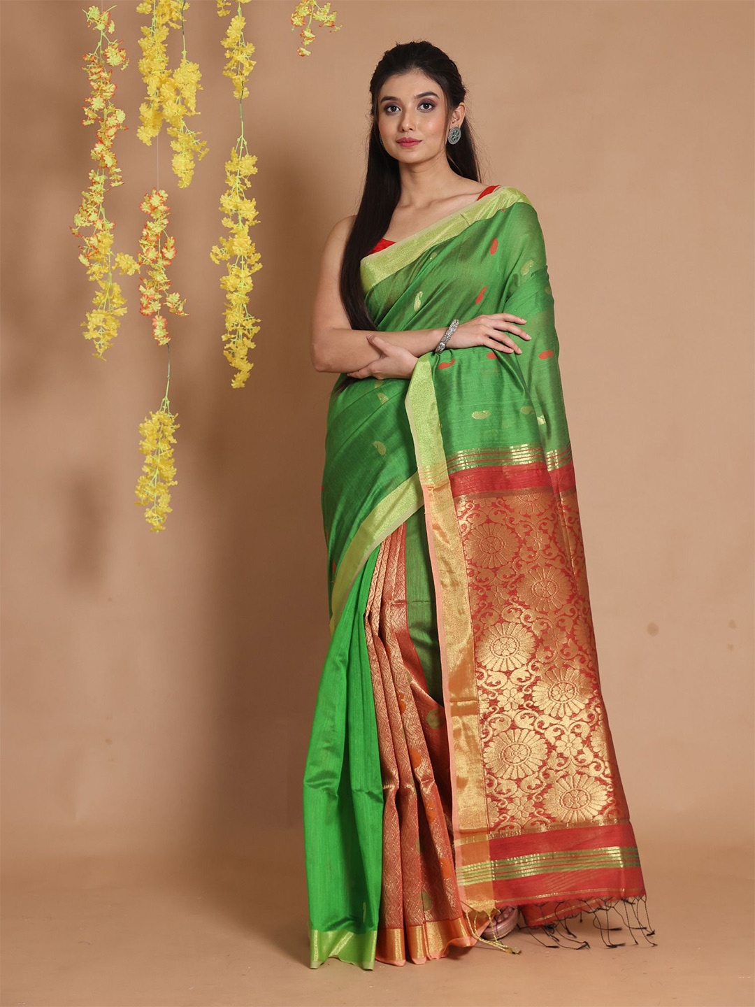 

Charukriti Woven Design Zari Saree, Green