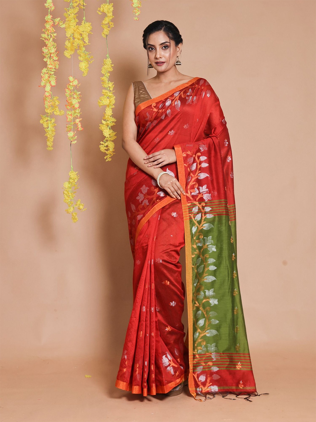

Charukriti Woven Design Zari Saree, Red