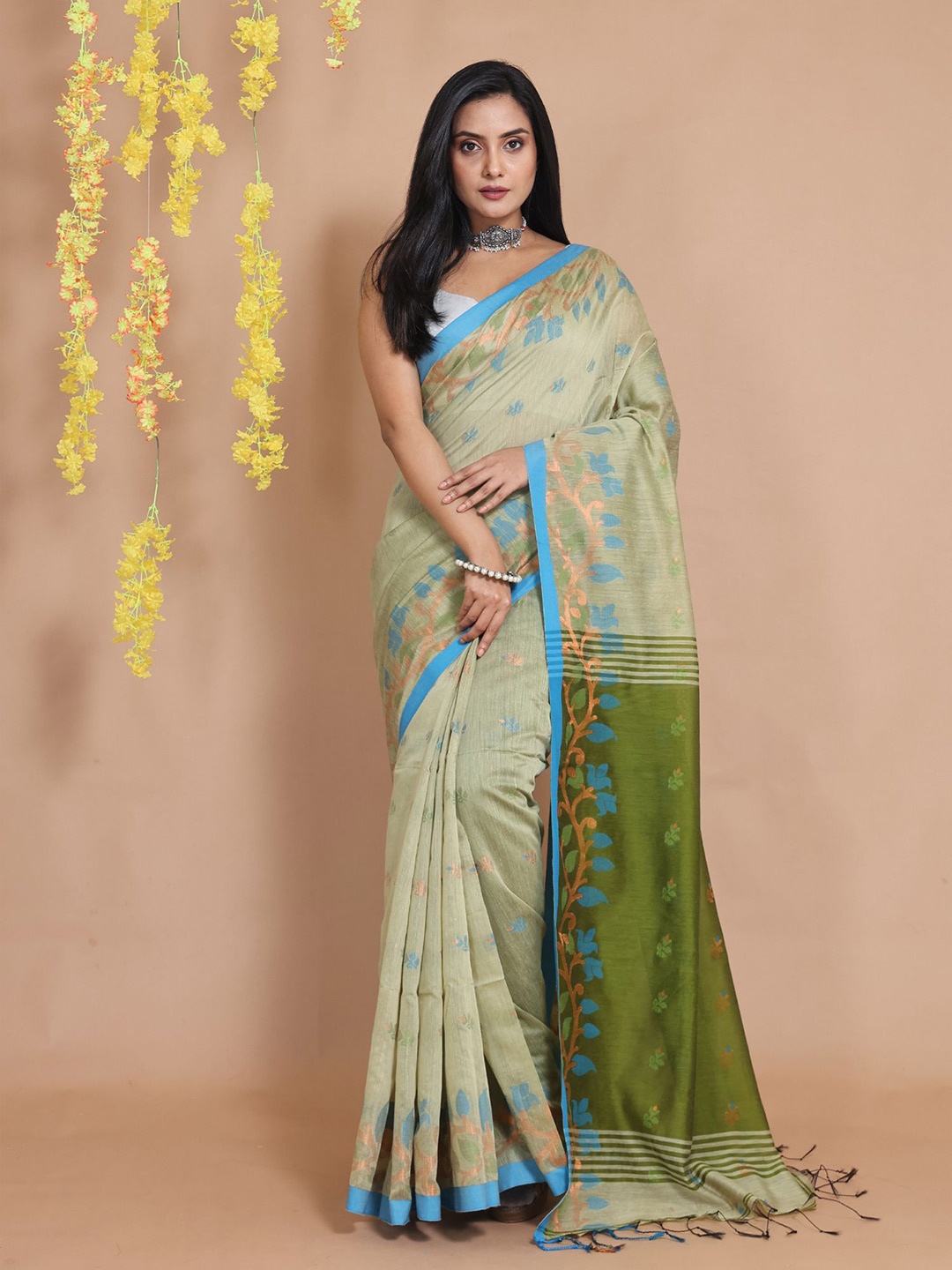 

Charukriti Woven Design Zari Saree, Green