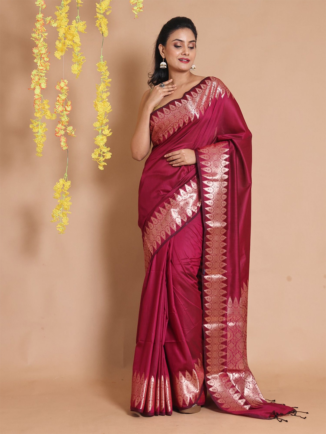 

Charukriti Zari Pure Silk Saree, Magenta