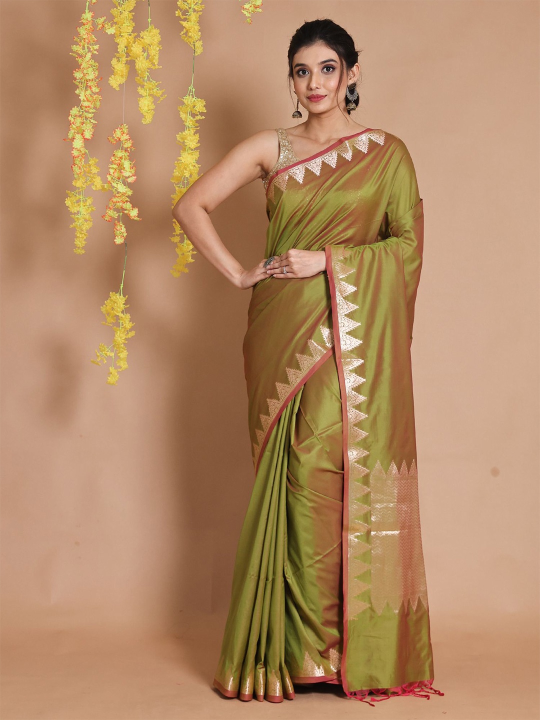 

Charukriti Zari Pure Silk Saree, Green