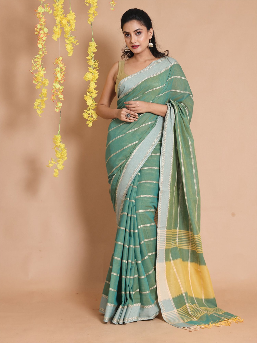 

Charukriti Woven Design Zari Pure Cotton Saree, Green