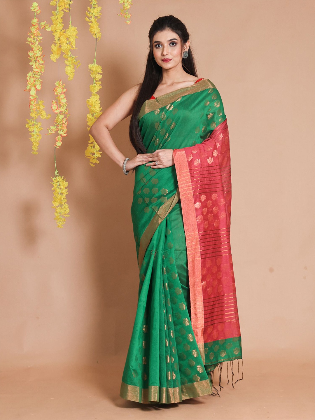 

Charukriti Woven Design Zari Saree, Green