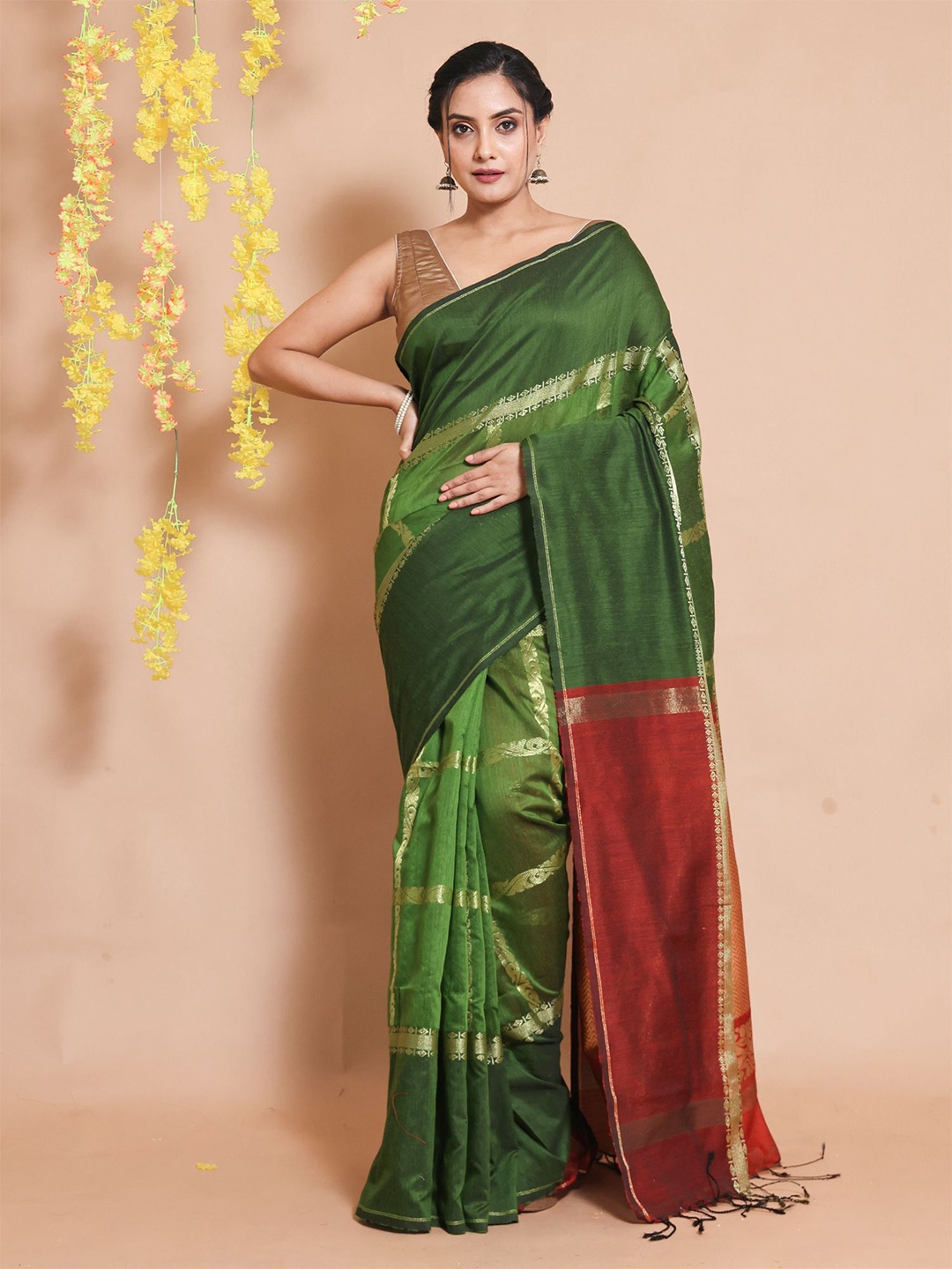 

Charukriti Woven Design Zari Saree, Green