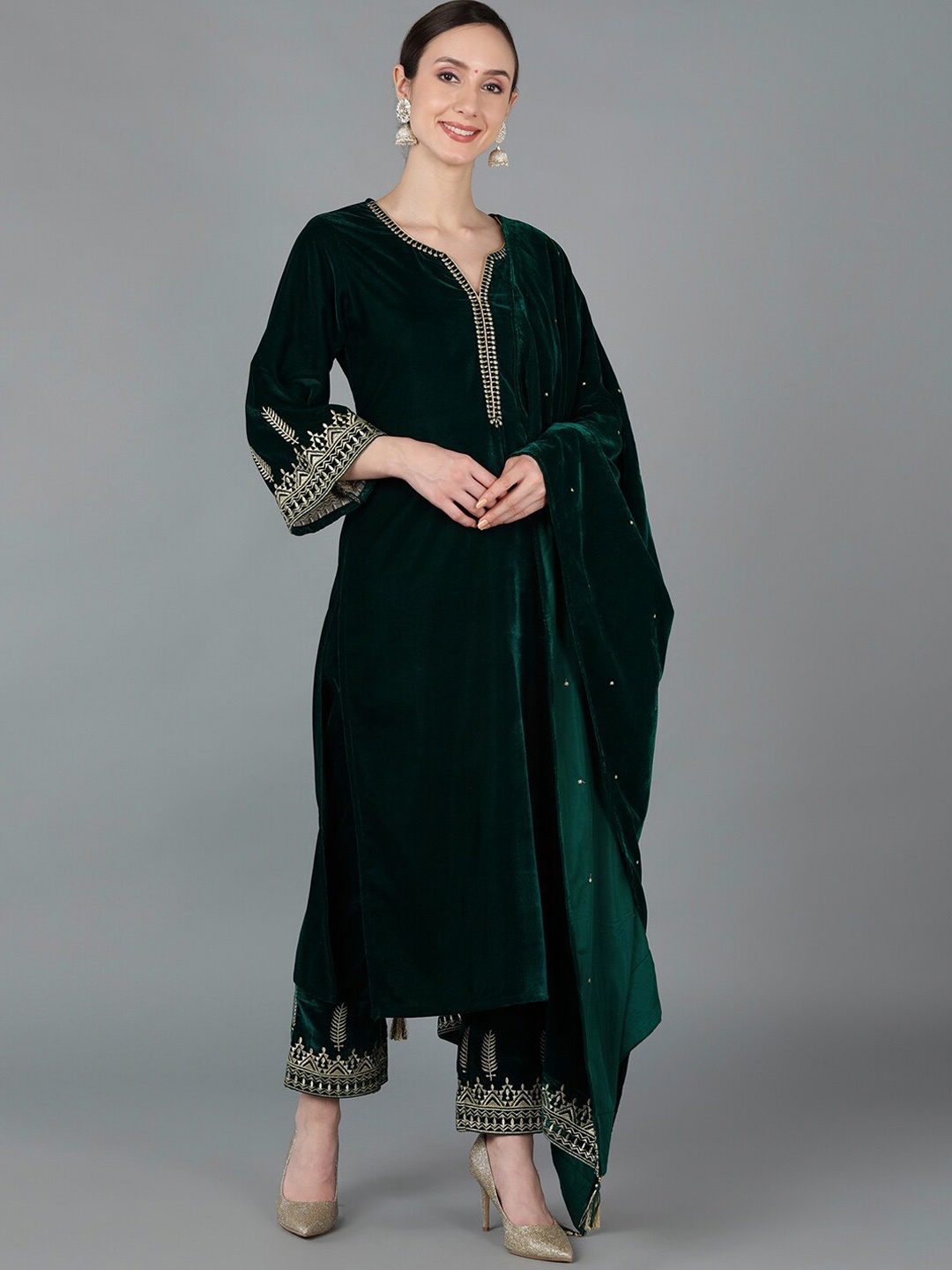 

AHIKA Velvet Straight Kurta with Trousers & With Dupatta, Green