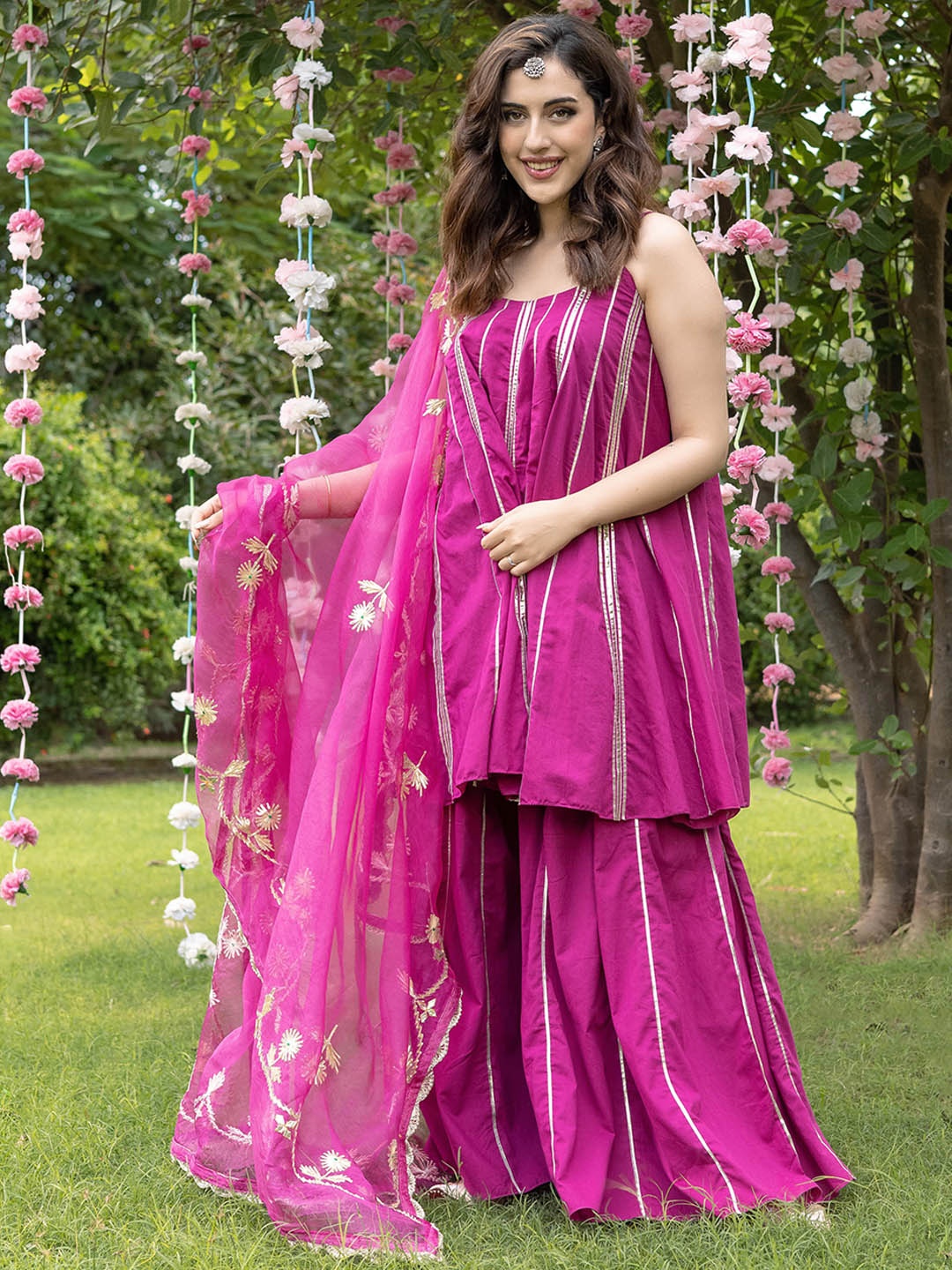

AACHHO Women Injila Gotapatti Sharara Set, Magenta