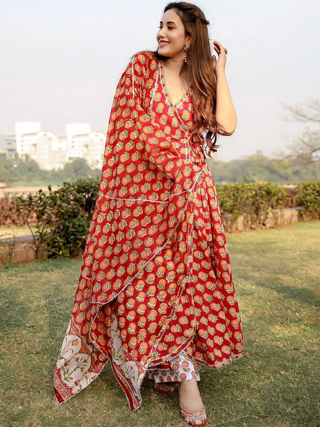

AACHHO Women Red Printed Angrakha Pure Cotton Kurta with Trousers & With Dupatta