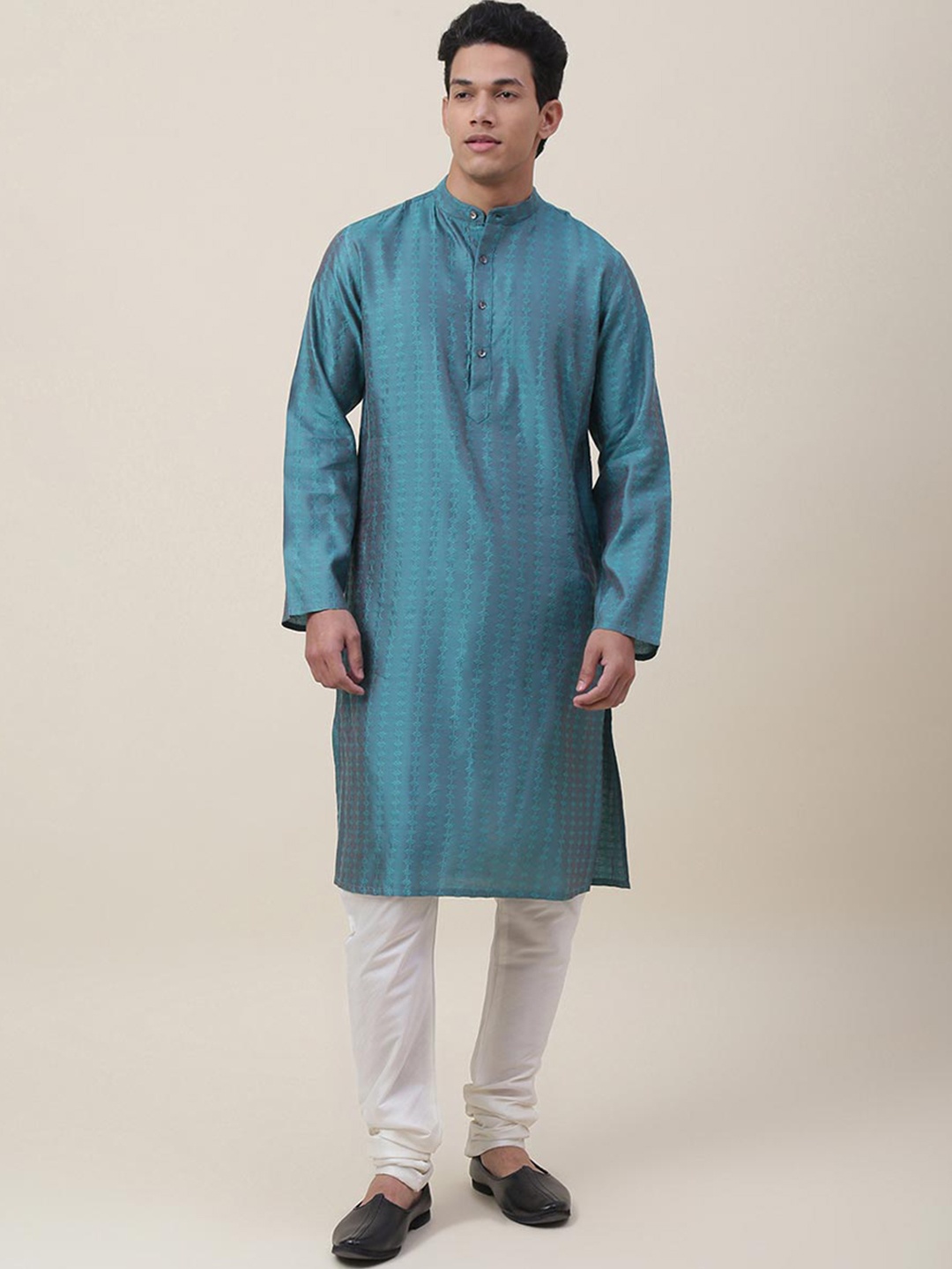 

Fabindia Men Striped Thread Work Woven Design Kurta, Blue