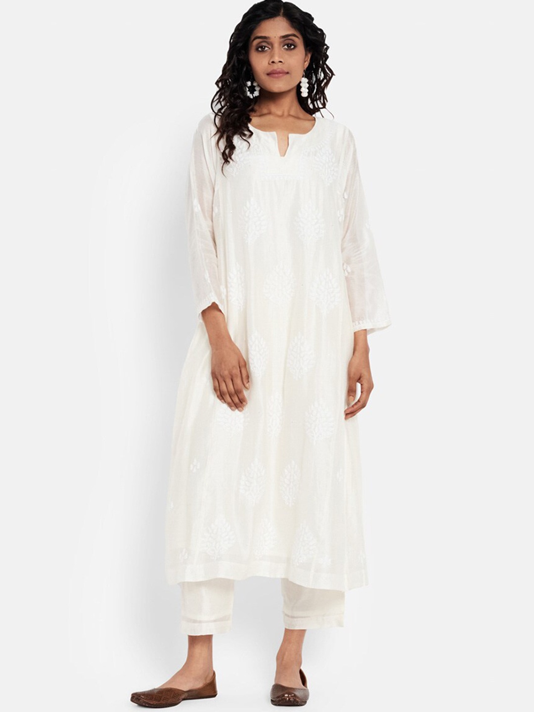 

Fabindia Women Floral Embroidered Chikankari Kurta with Trousers, Off white