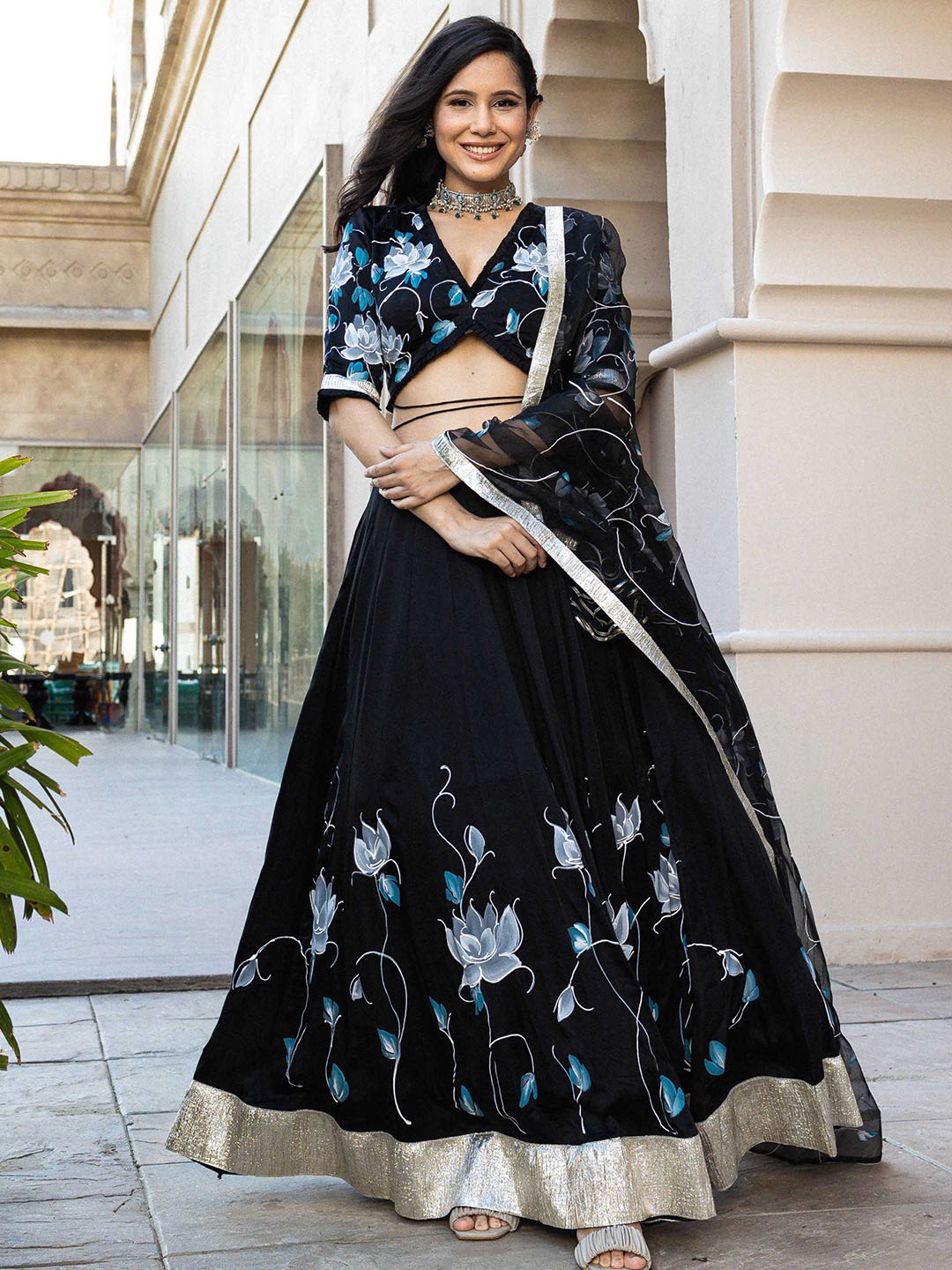 

AACHHO Women Meski Handpainted Lehenga Set, Black
