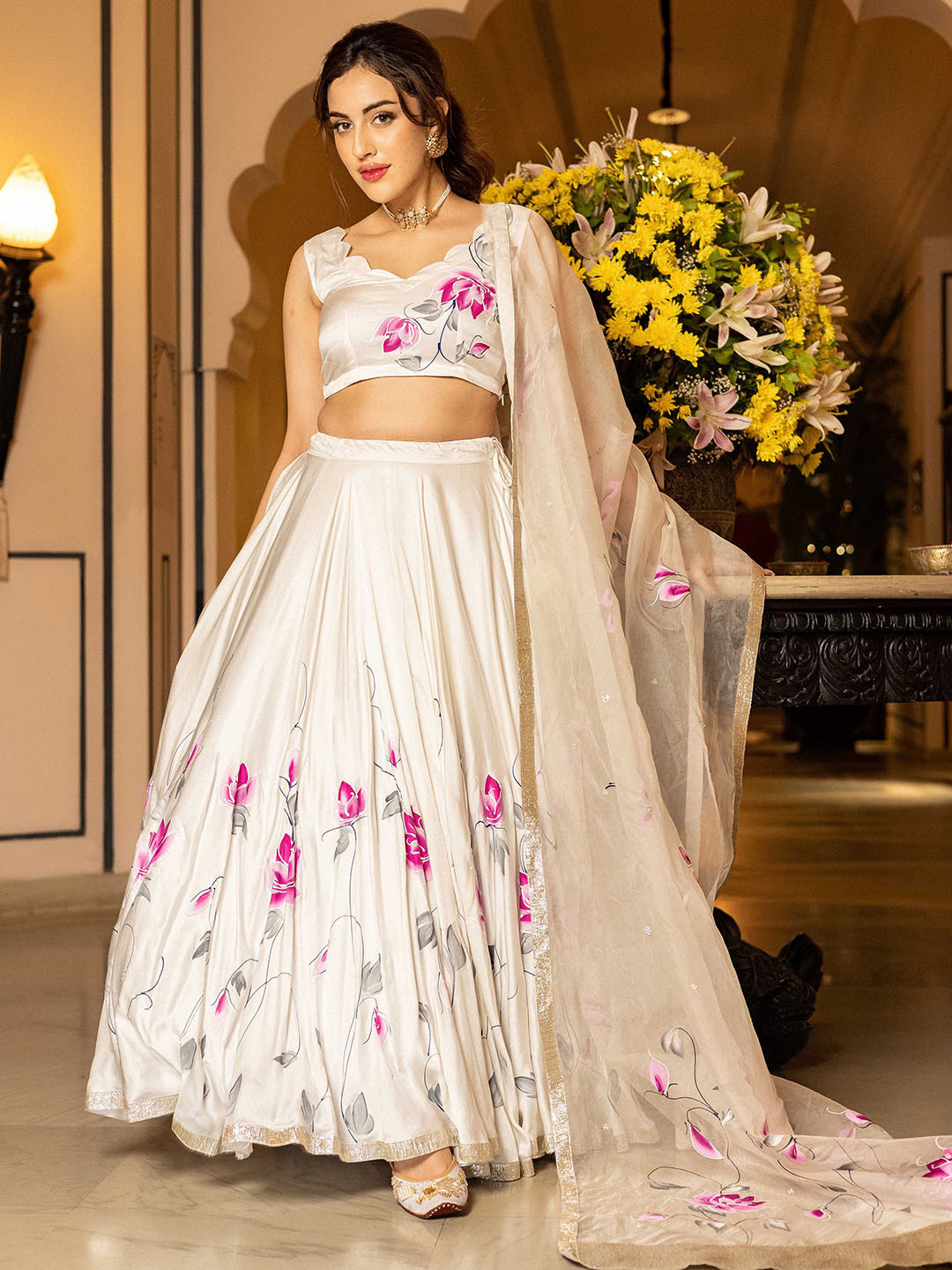 

AACHHO Women Sefid Handpainted Lehenga Set, White