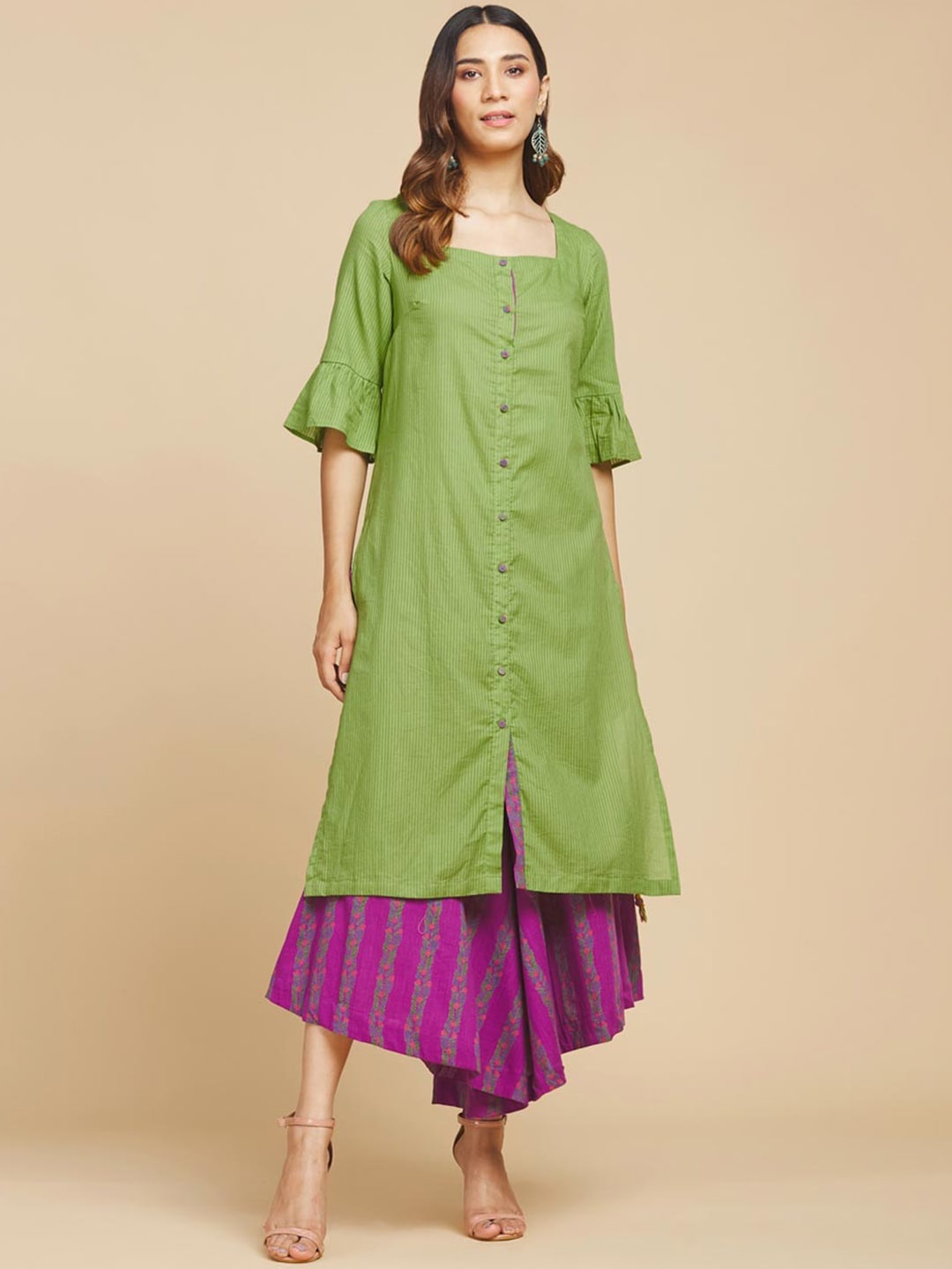 

Fabindia Embroidered Bell Sleeves Pure Cotton Kurta, Green